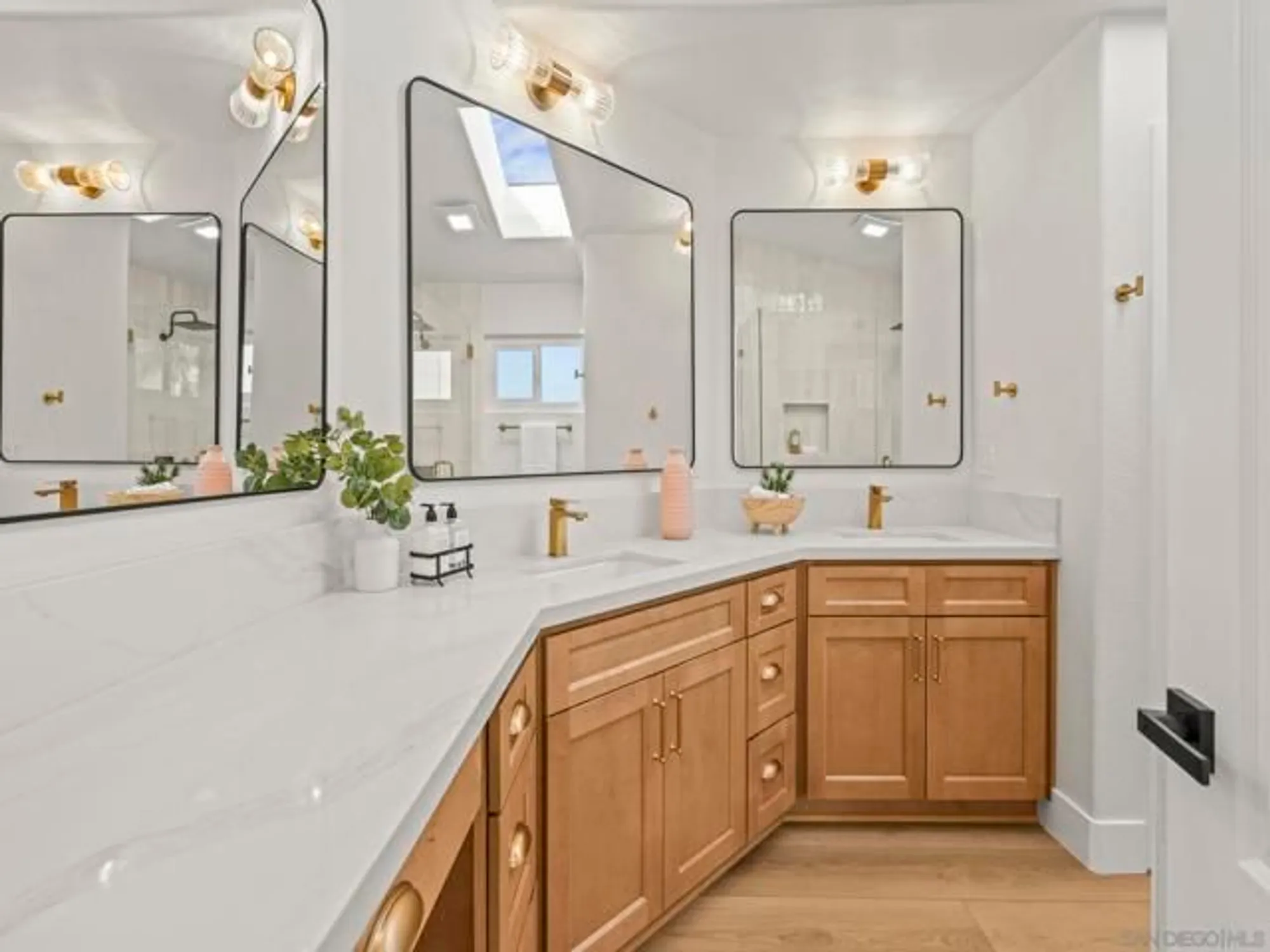 Property Slideshow image 32 of 64 | 4137 pindar way, Oceanside, CA, 92056