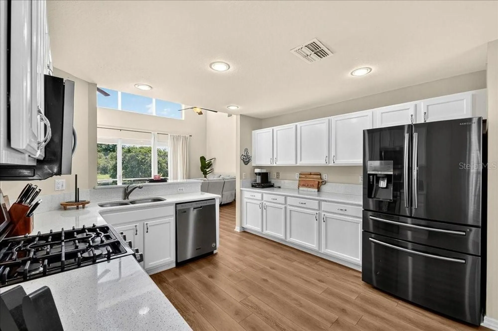 Property Slideshow image 10 of 50 | 4048 windchime ln, Lakeland, FL, 33811