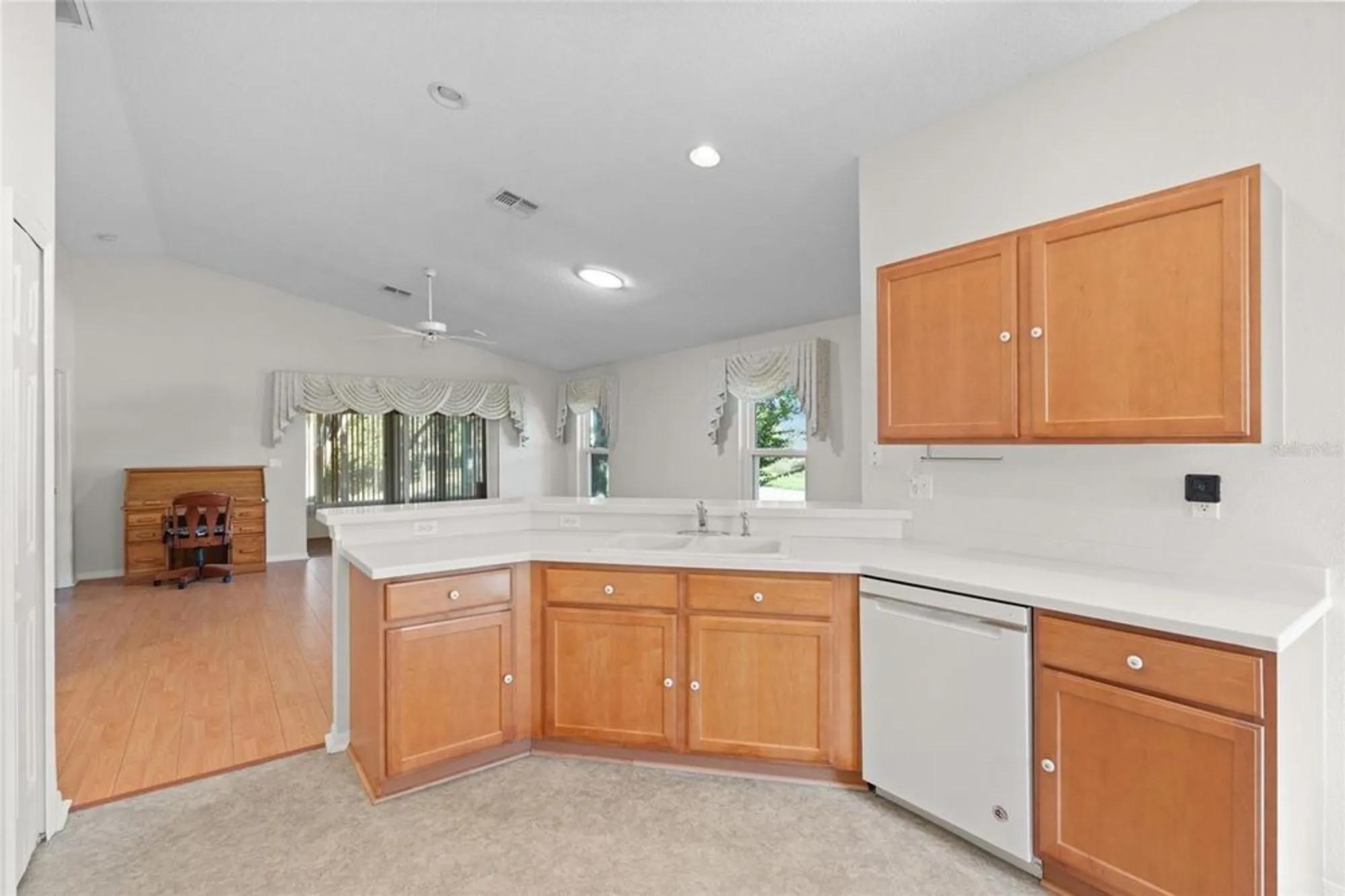 Property Slideshow image 9 of 44 | 265 center oak cir, Spring Hill, FL, 34609