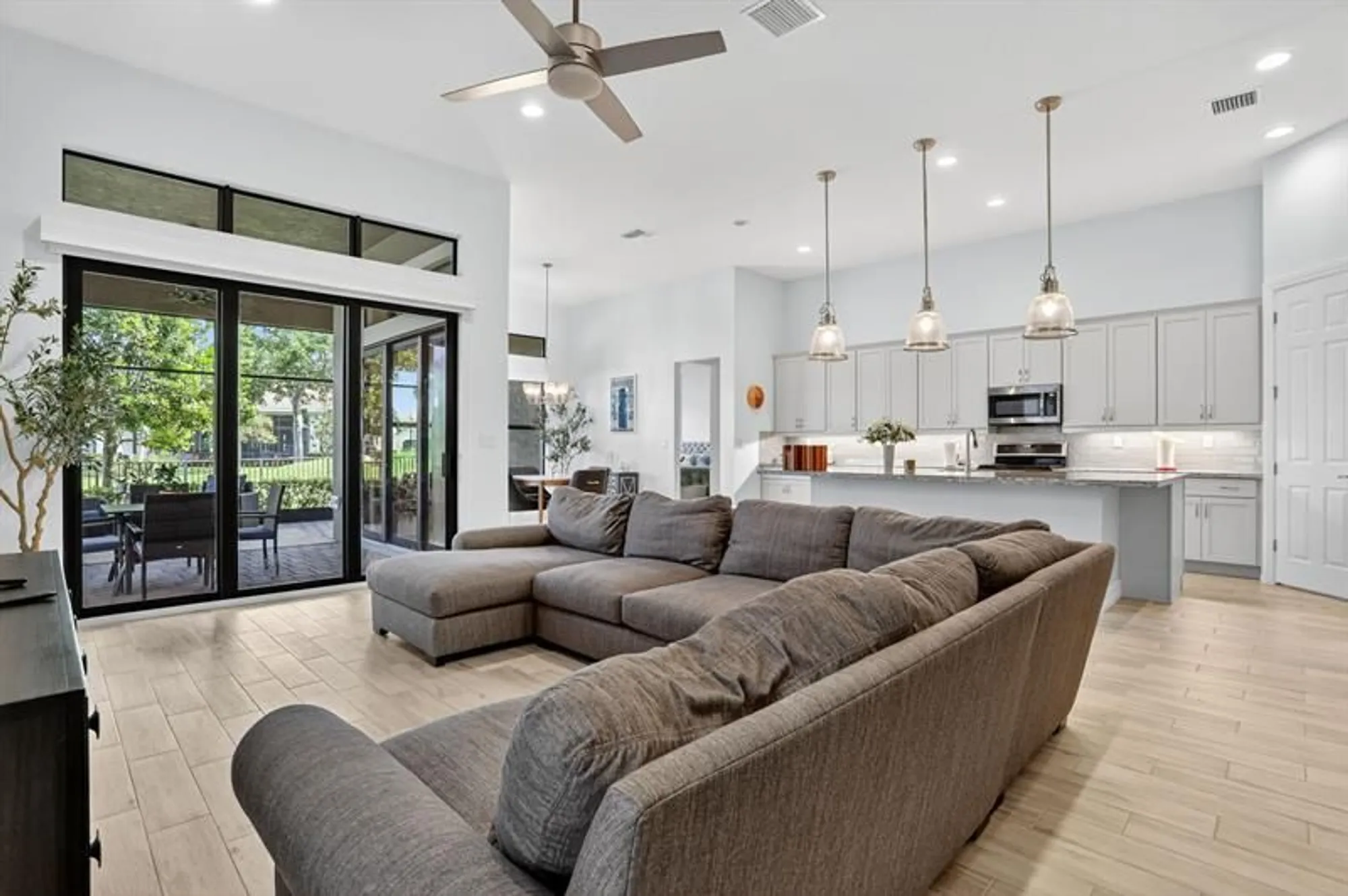 Property Slideshow image 17 of 65 | 11927 leon cir, Parkland, FL, 33076