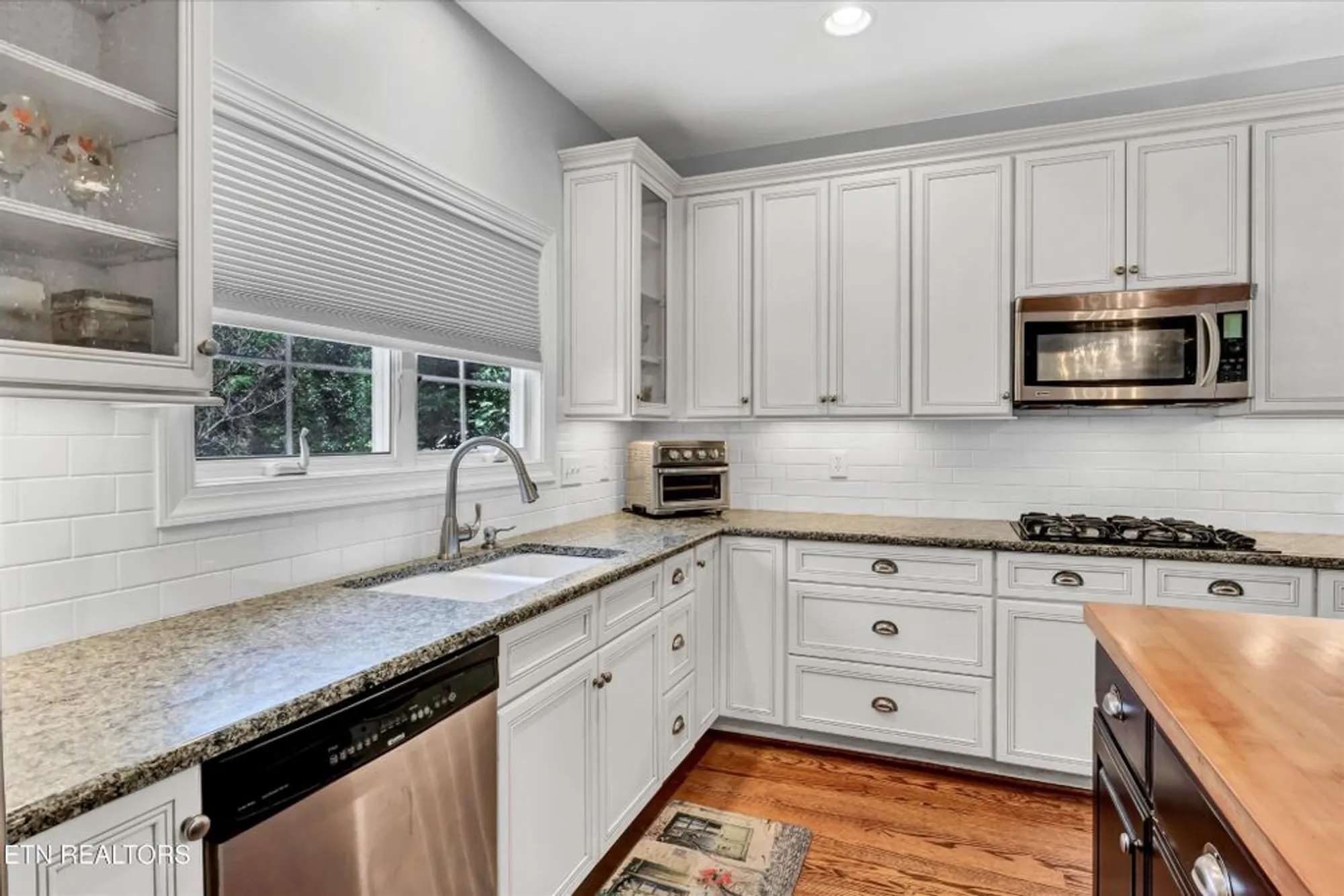 Property Slideshow image 5 of 25 | 140 ootsima way, Loudon, TN, 37774