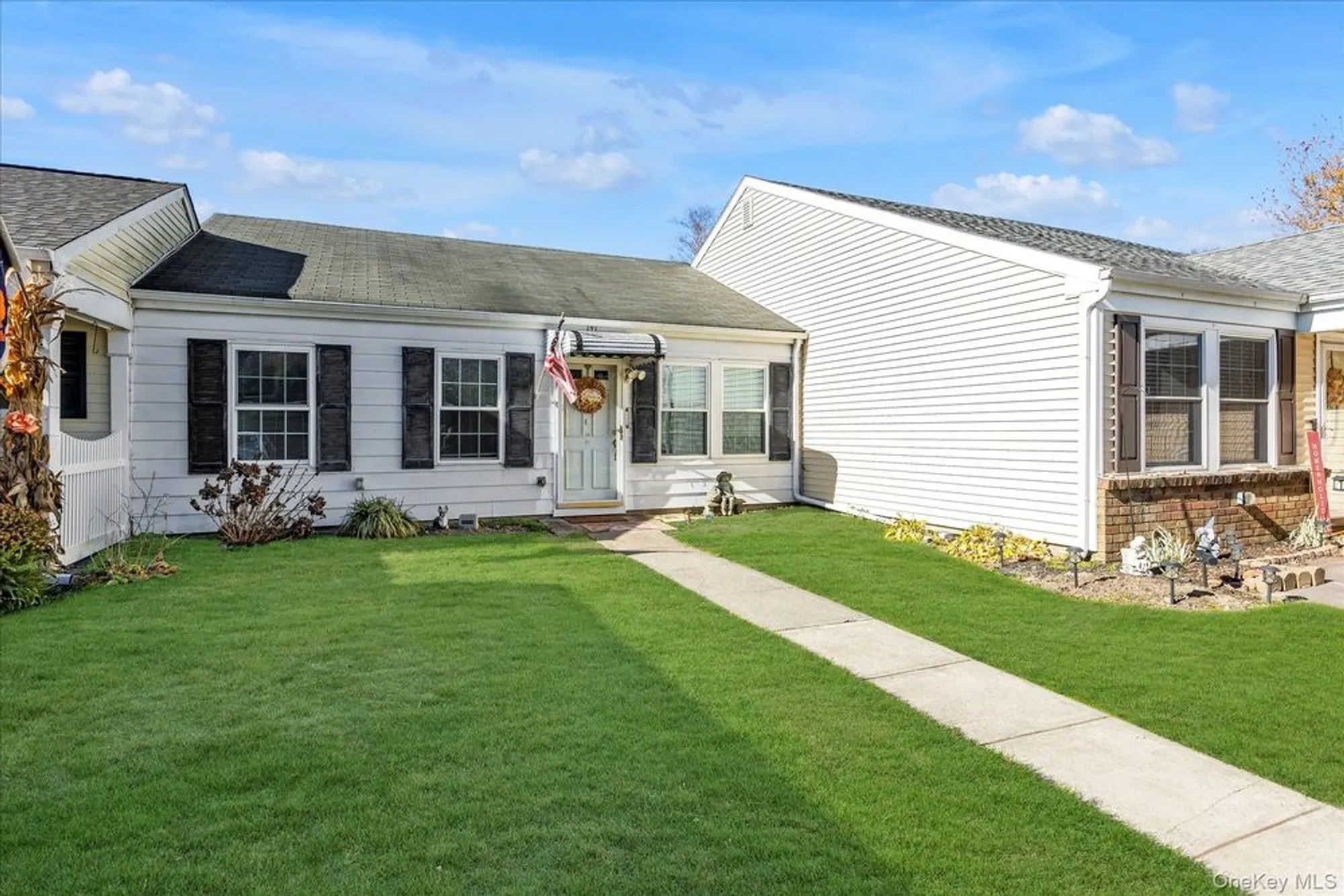 Property Slideshow image 2 of 14 | 141 forge ln, Coram, NY, 11727