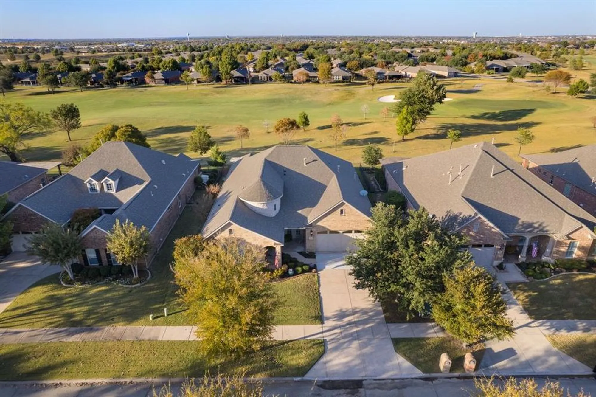 Property Slideshow image 4 of 40 | 7135 maumee valley ct, Frisco, TX, 75036