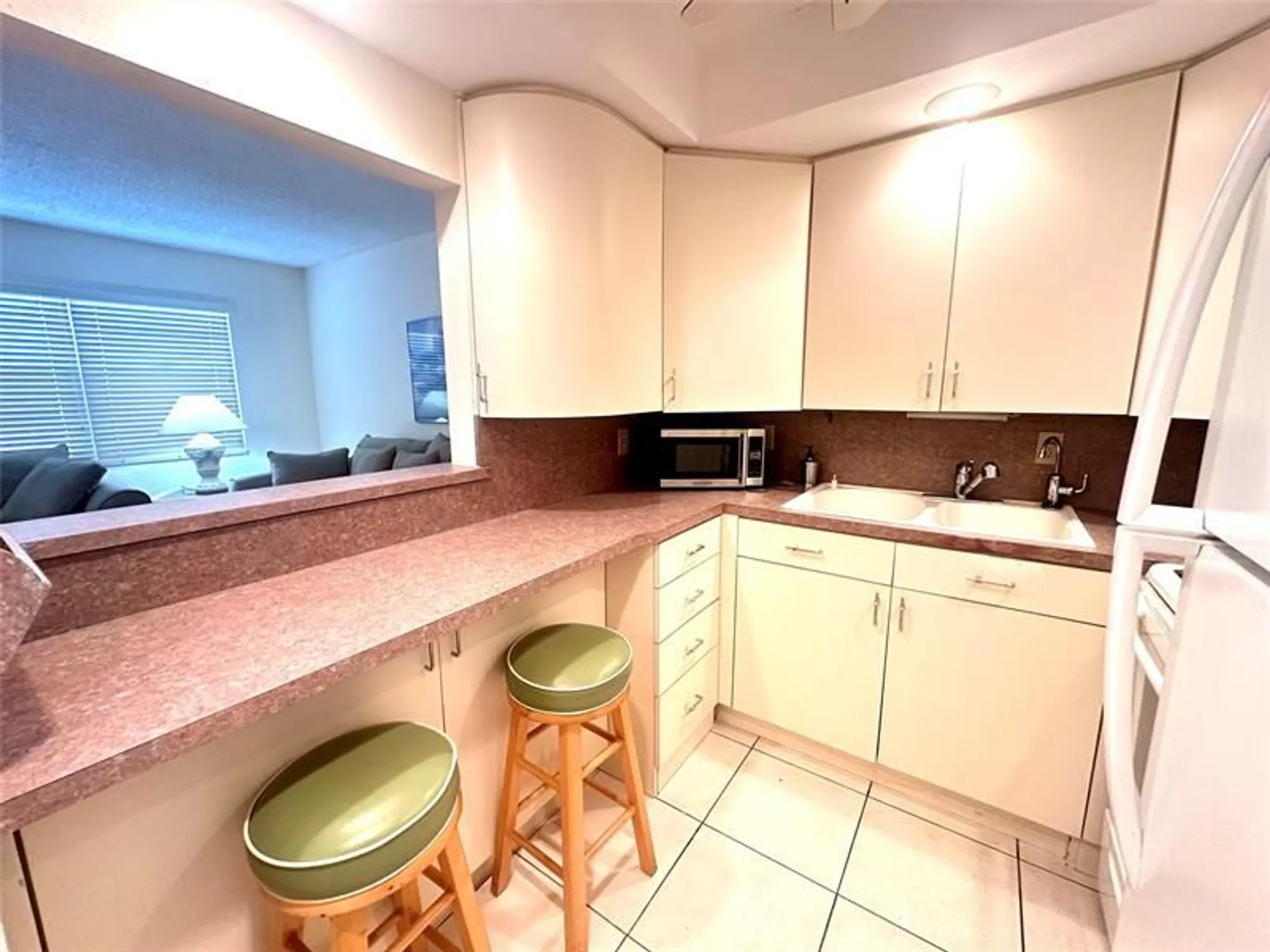 Property Slideshow image 10 of 57 | 2009 berkshire a # 2009, Deerfield Beach, FL, 33442