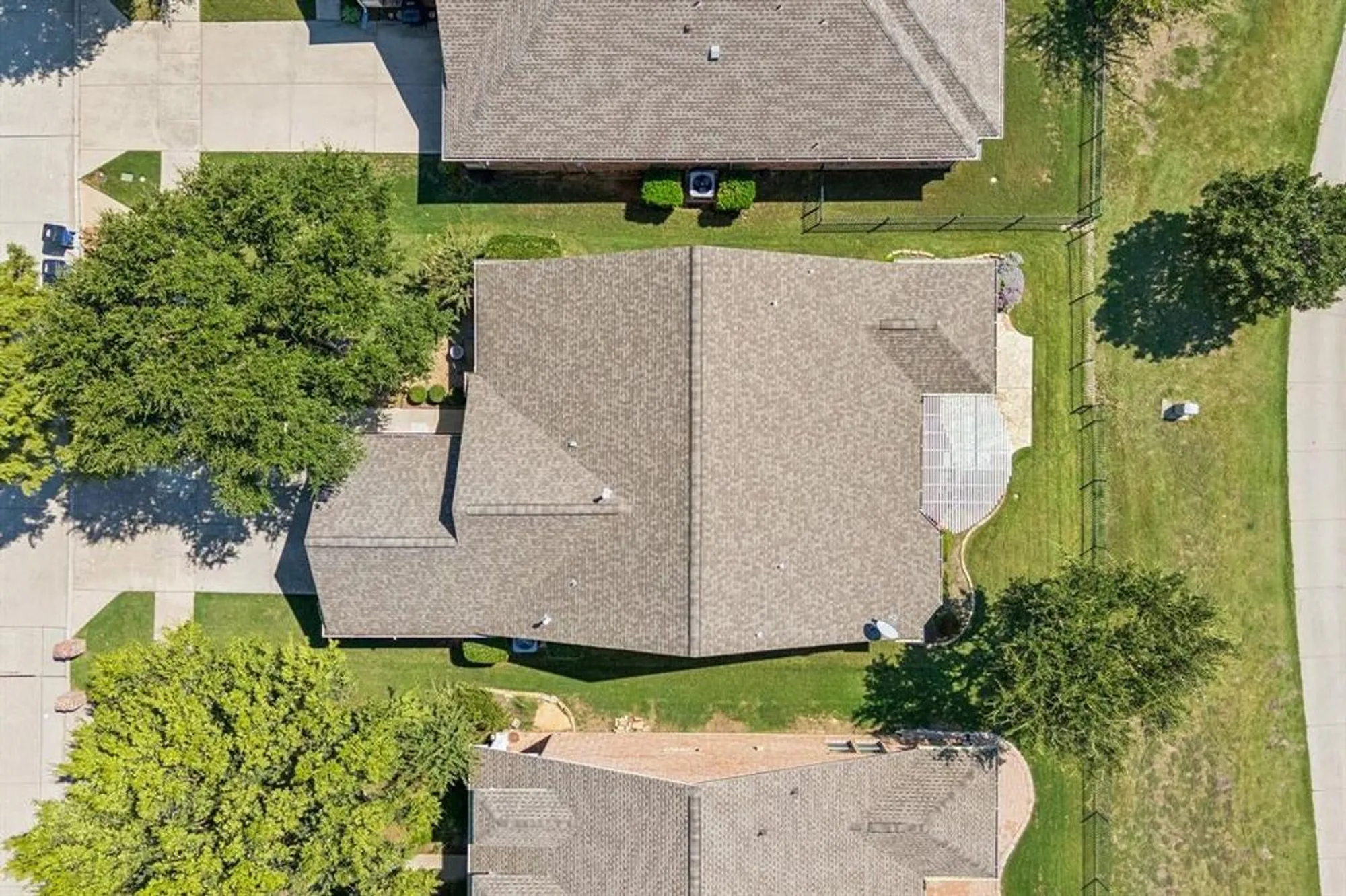 Property Slideshow image 27 of 32 | 7313 reflection bay dr, Frisco, TX, 75036