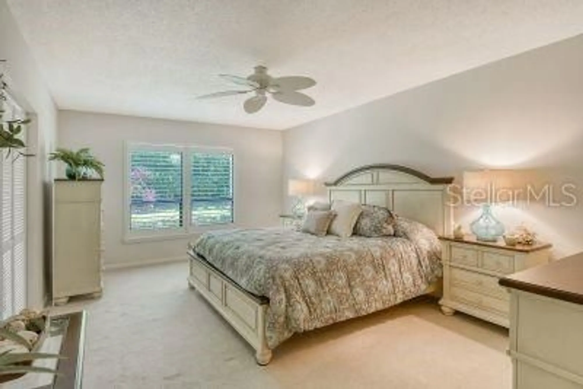 Property Slideshow image 17 of 28 | 3954 wilshire cir e # 165, Sarasota, FL, 34238
