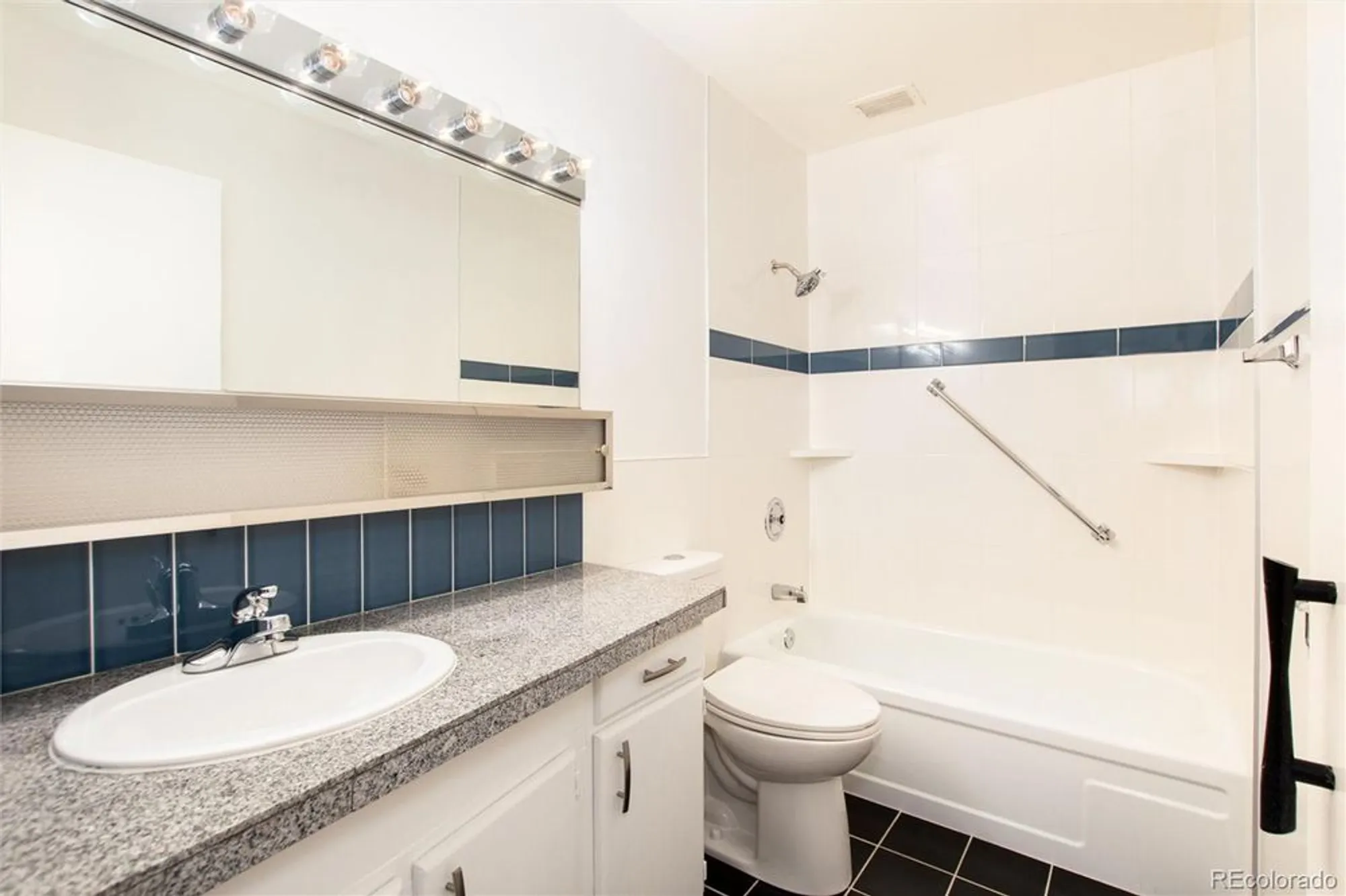 Property Slideshow image 13 of 24 | 9380 e center ave apt 3d, Denver, CO, 80247