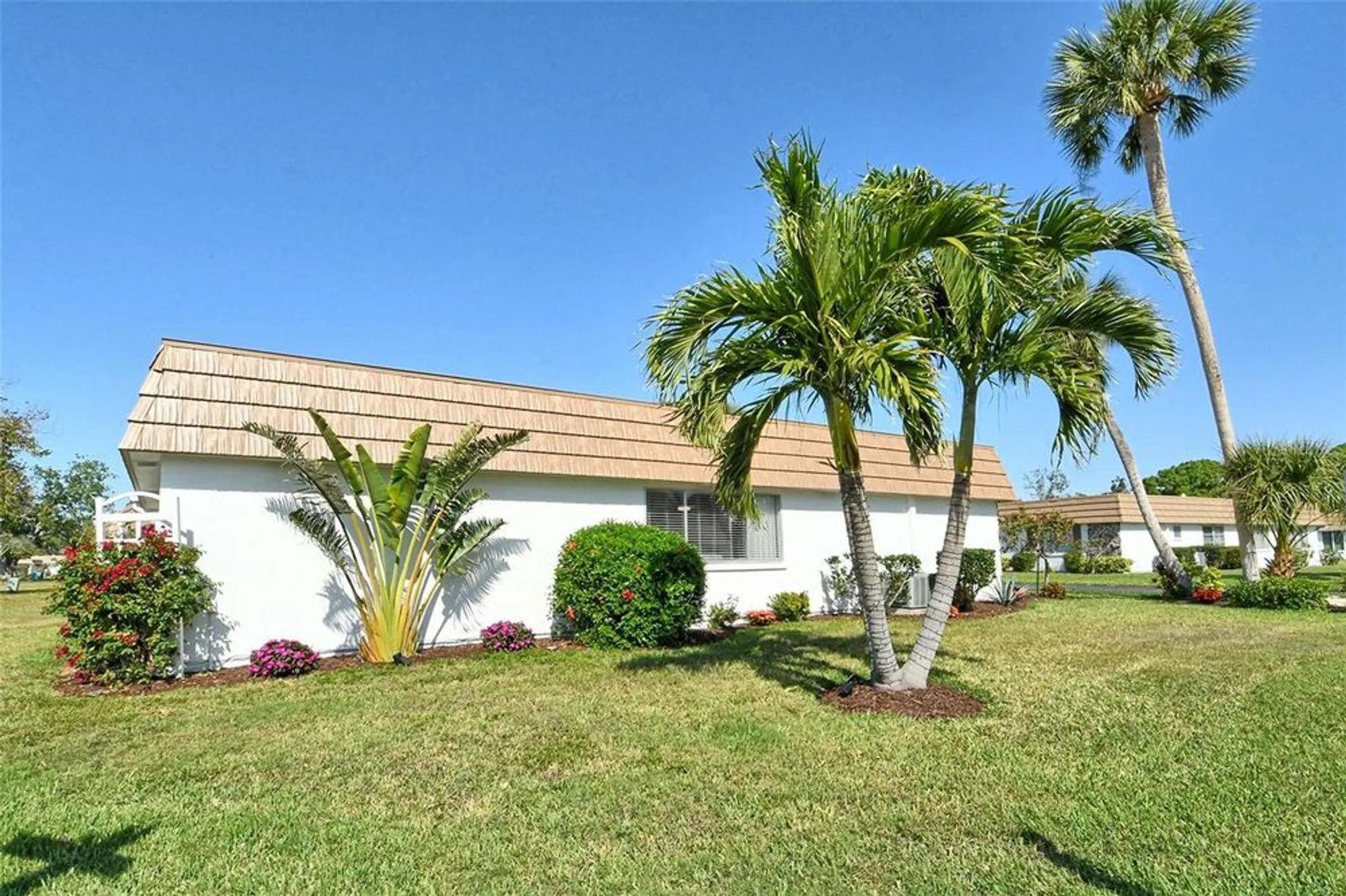 Property Slideshow image 36 of 47 | 2752 riverbluff pl # 66, Sarasota, FL, 34231