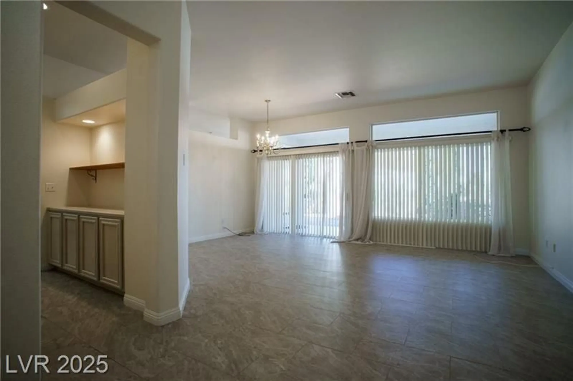 Property Slideshow image 6 of 32 | 10520 shoalhaven dr, Las Vegas, NV, 89134