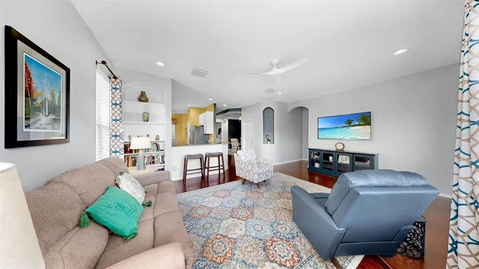 Property Slideshow image 12 of 57 | 203 oceania ct, Apollo Beach, FL, 33572