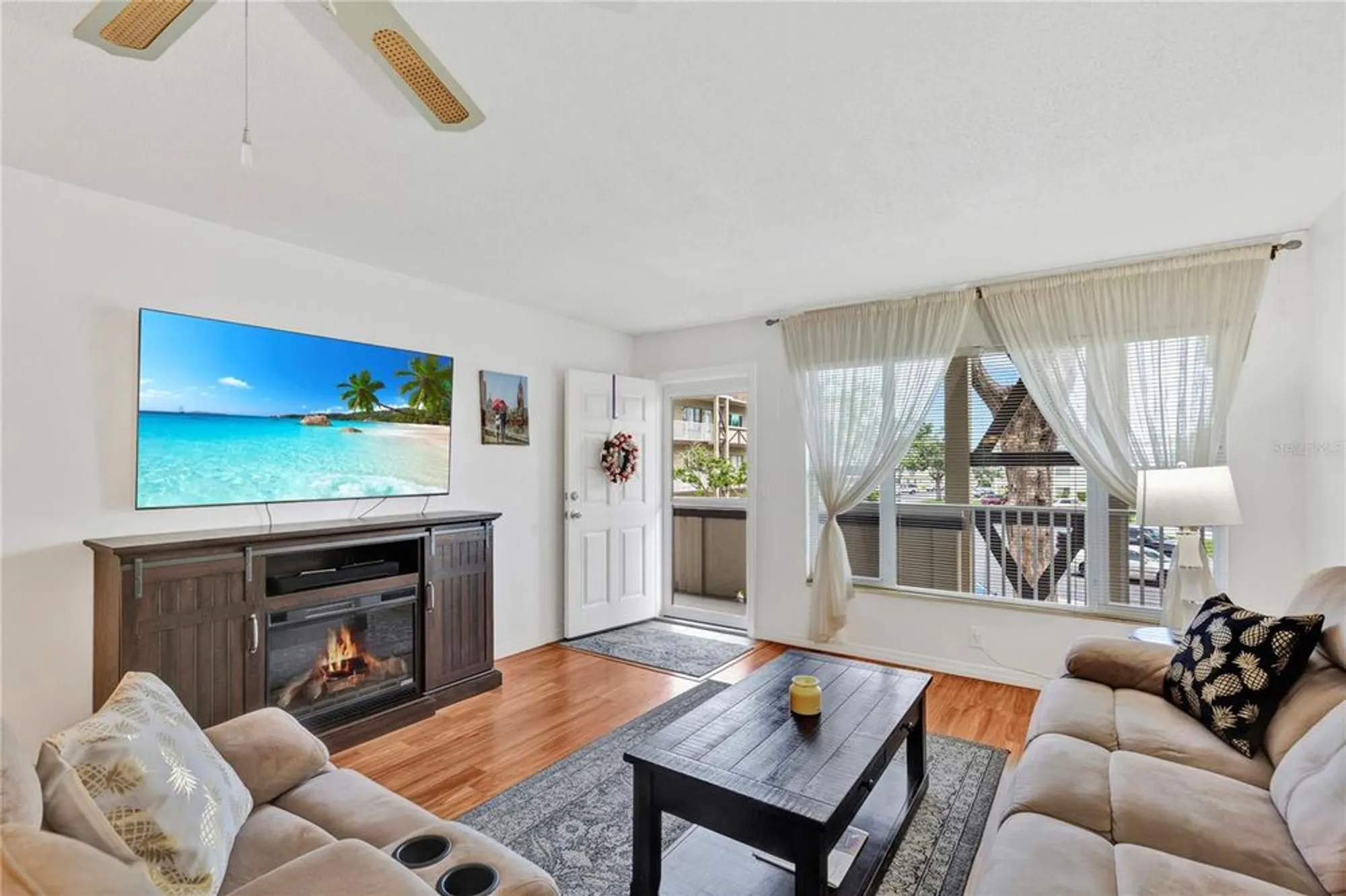 Property Slideshow image 13 of 38 | 2463 brazilia dr apt 31, Clearwater, FL, 33763