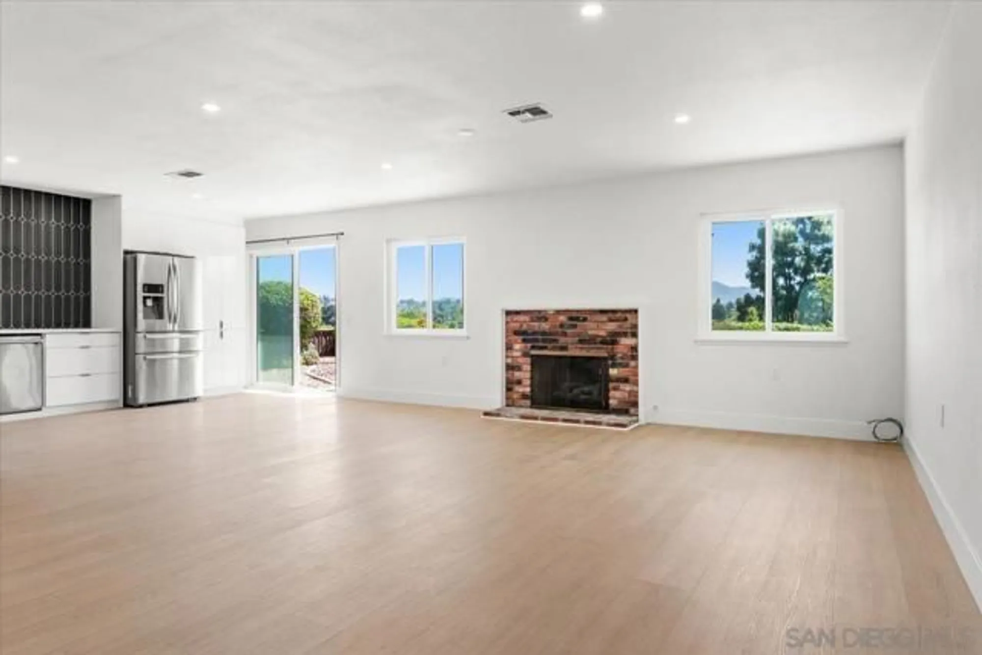 Property Slideshow image 14 of 36 | 16413 roca dr, San Diego, CA, 92128