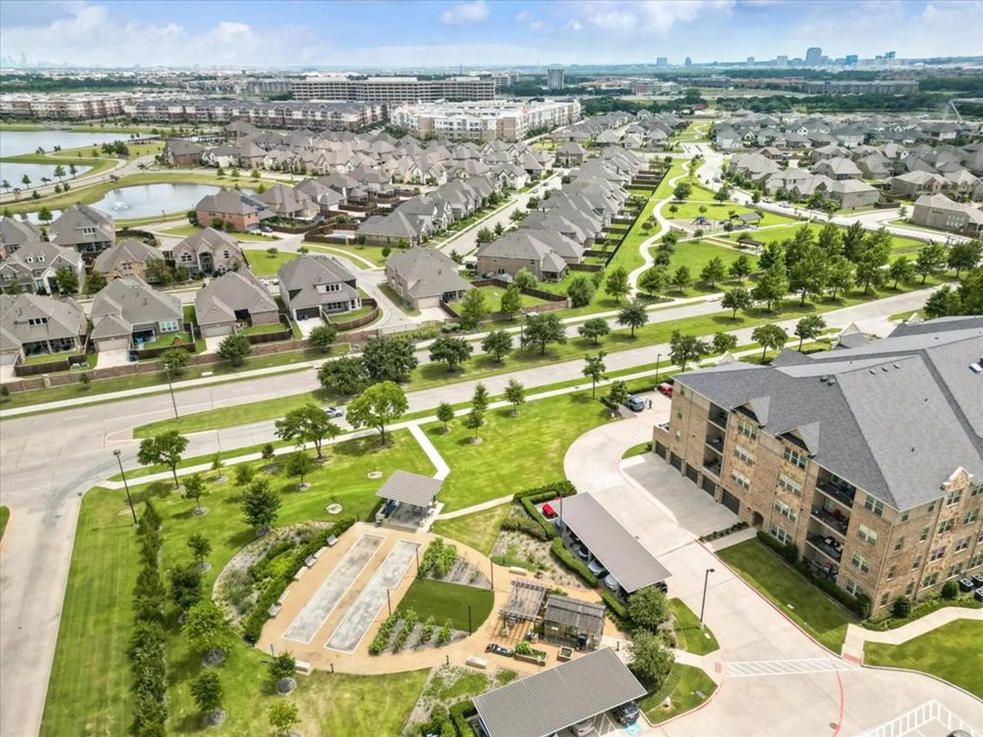 Property Slideshow image 36 of 38 | 1735 wittington pl apt 3308, Dallas, TX, 75234