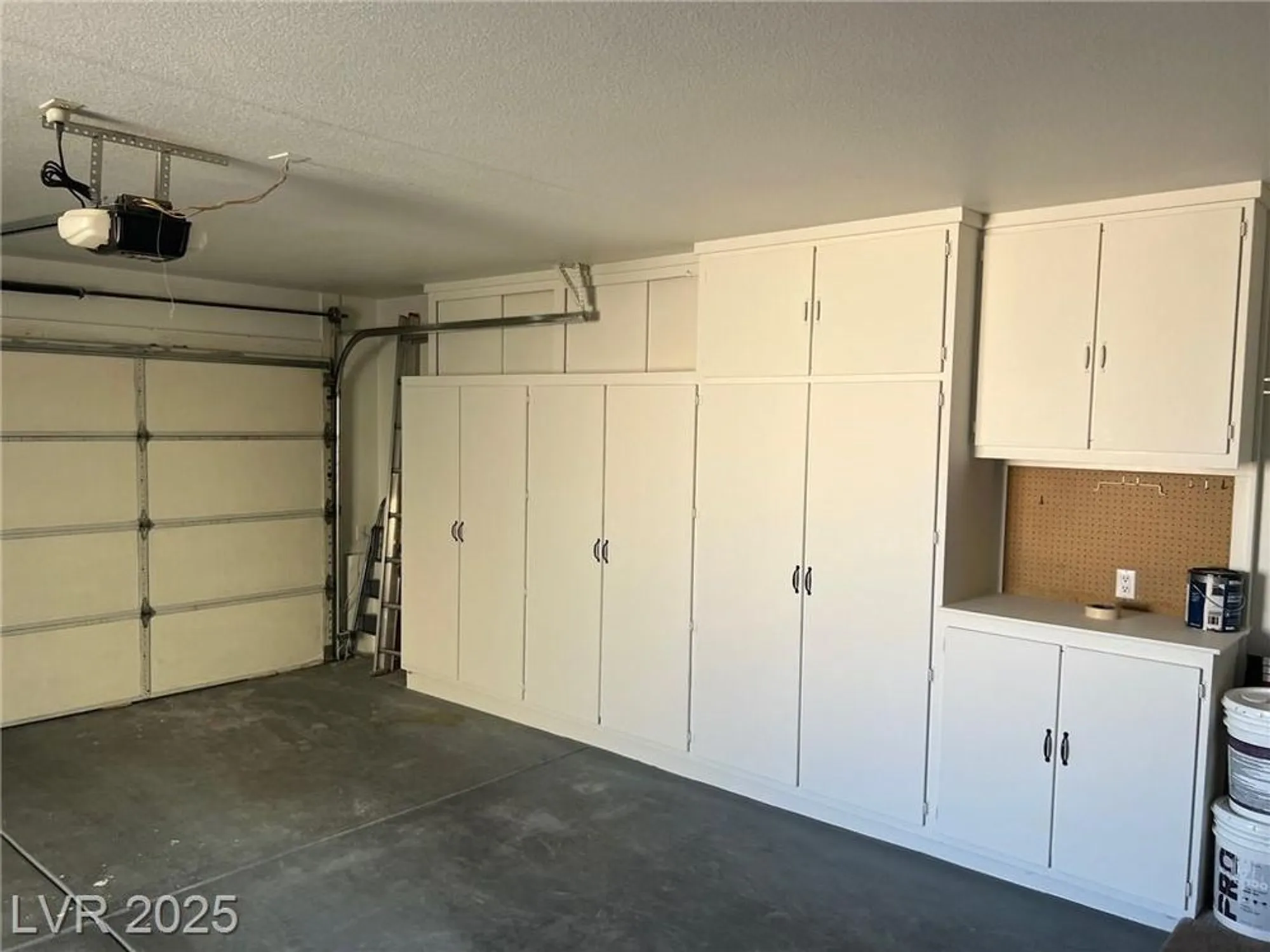 Property Slideshow image 19 of 21 | 10012 bundella dr, Las Vegas, NV, 89134