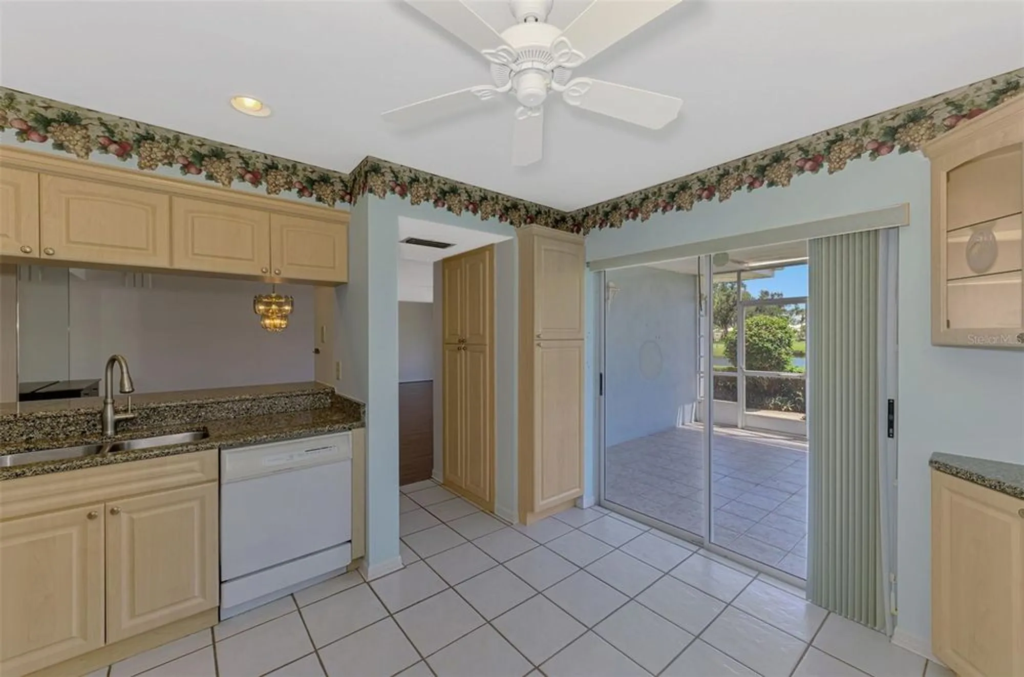 Property Slideshow image 15 of 58 | 420 wexford cir # 124, Venice, FL, 34293
