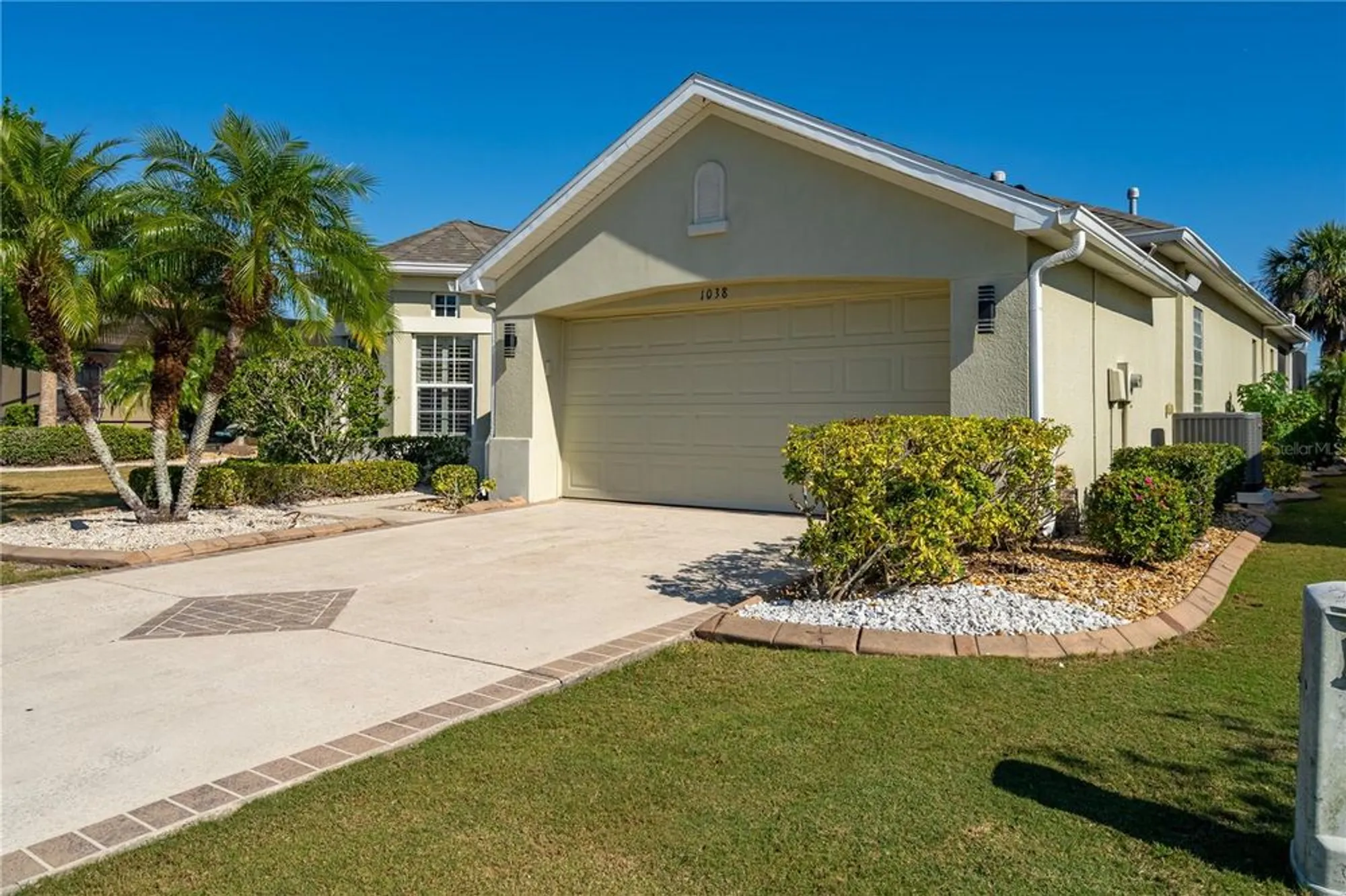 Property Slideshow image 5 of 48 | 1038 emerald dunes dr, Sun City Center, FL, 33573