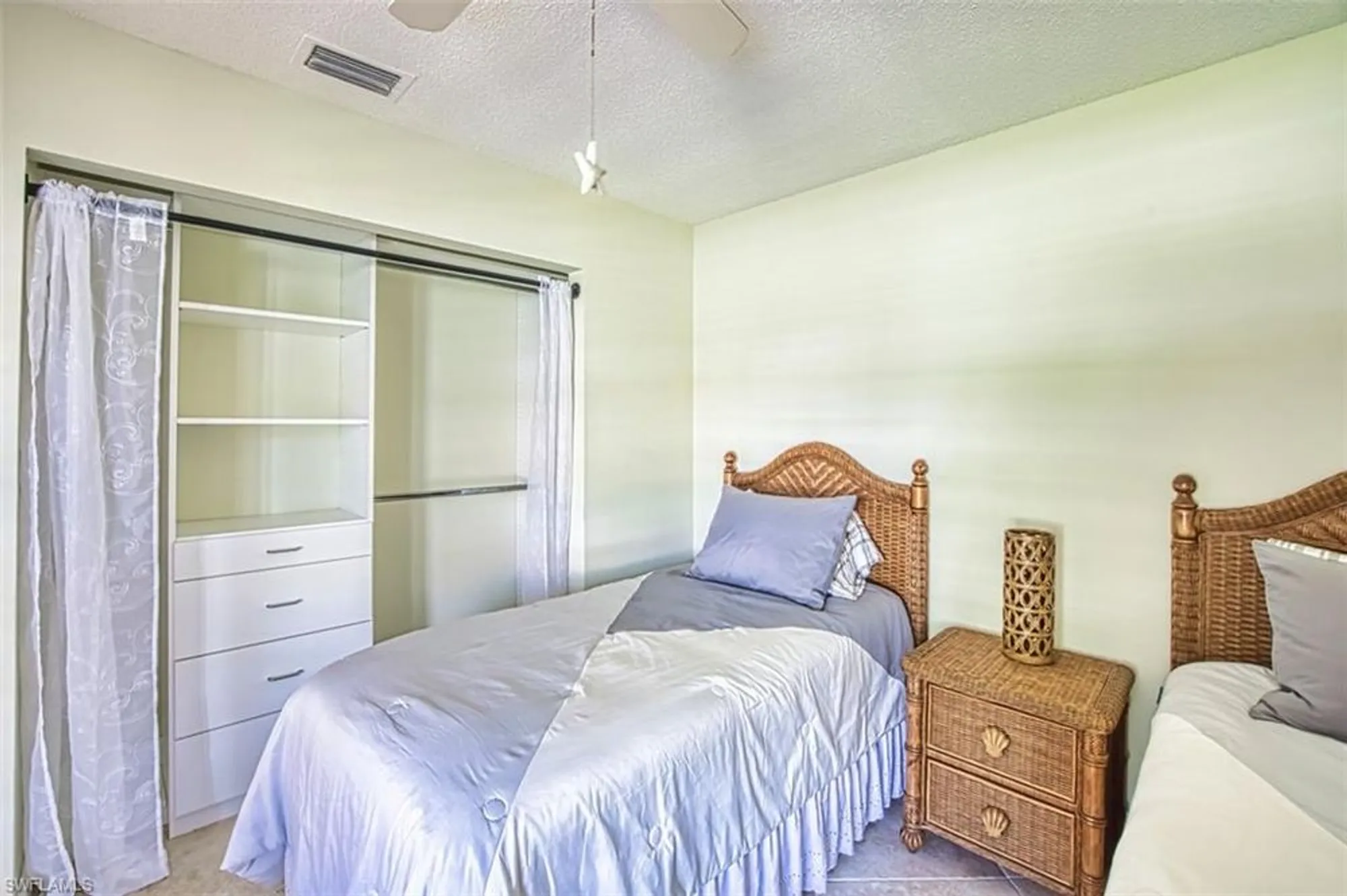 Property Slideshow image 16 of 50 | 1846 pine glade cir, Fort Myers, FL, 33907