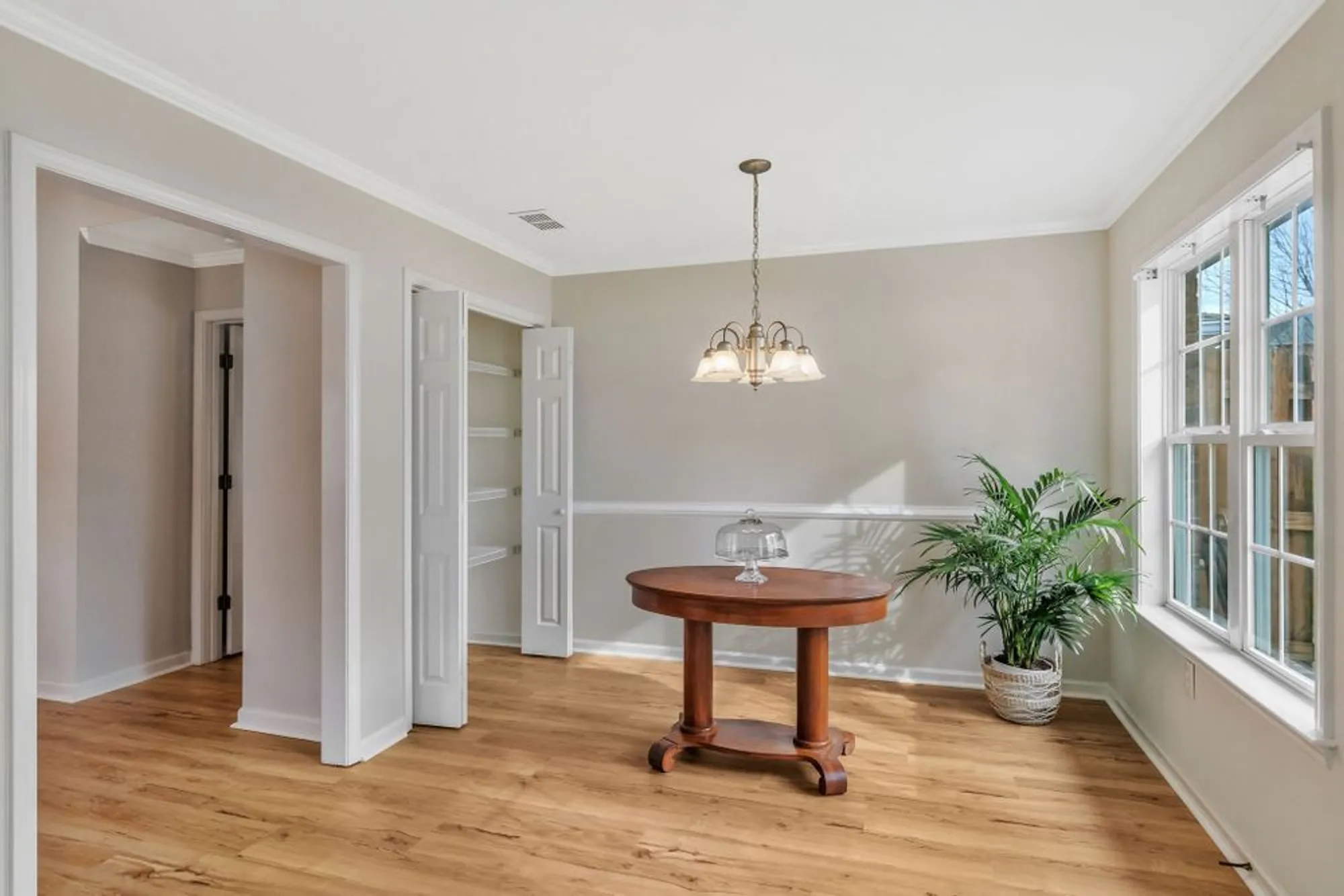 Property Slideshow image 12 of 28 | 702 forest glen cir, Murfreesboro, TN, 37128