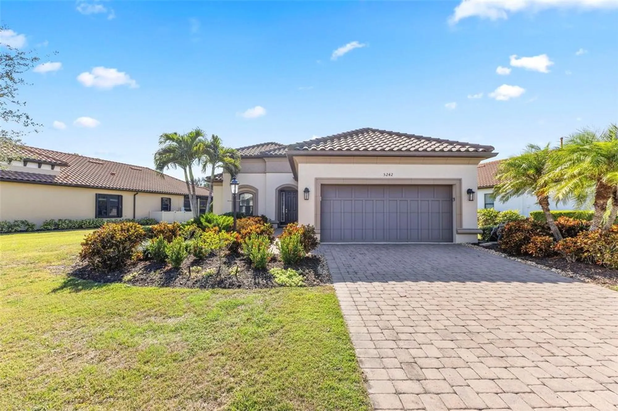 Property Slideshow image 1 of 44 | 5242 napoli run, Bradenton, FL, 34211