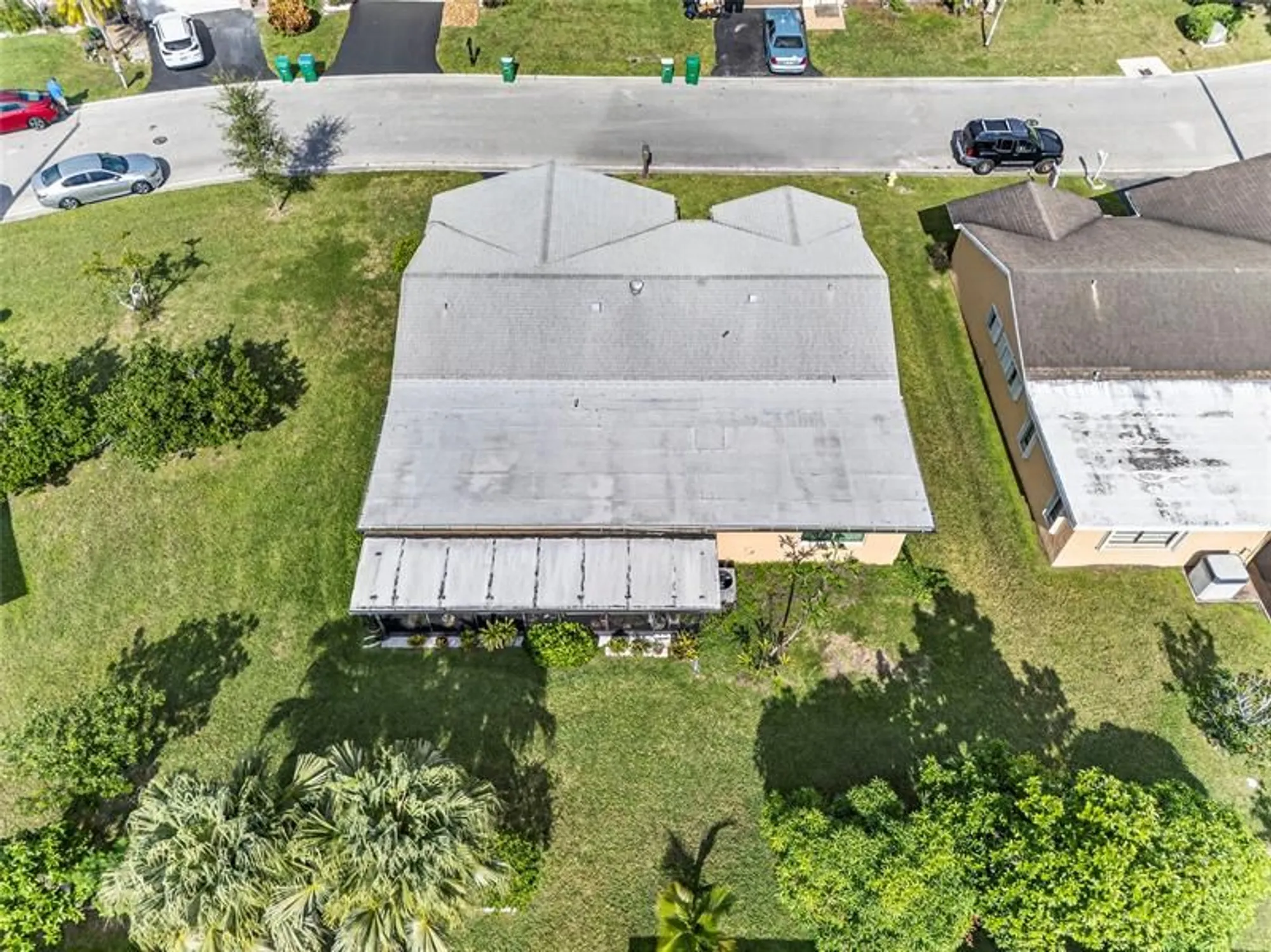 Property Slideshow image 47 of 50 | 9812 nw 75th ct, Tamarac, FL, 33321