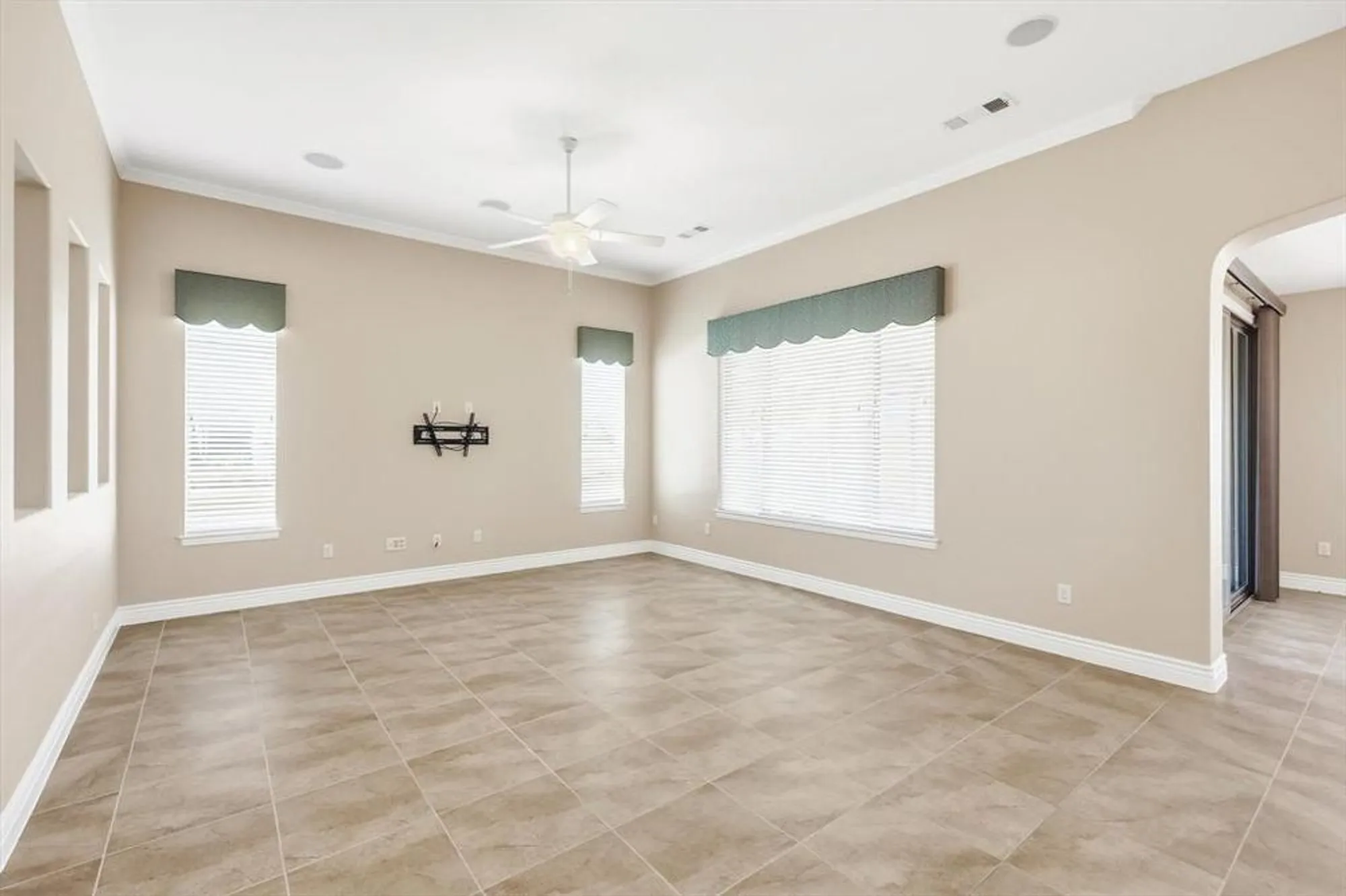 Property Slideshow image 12 of 37 | 11920 cinnamon dr, Denton, TX, 76207