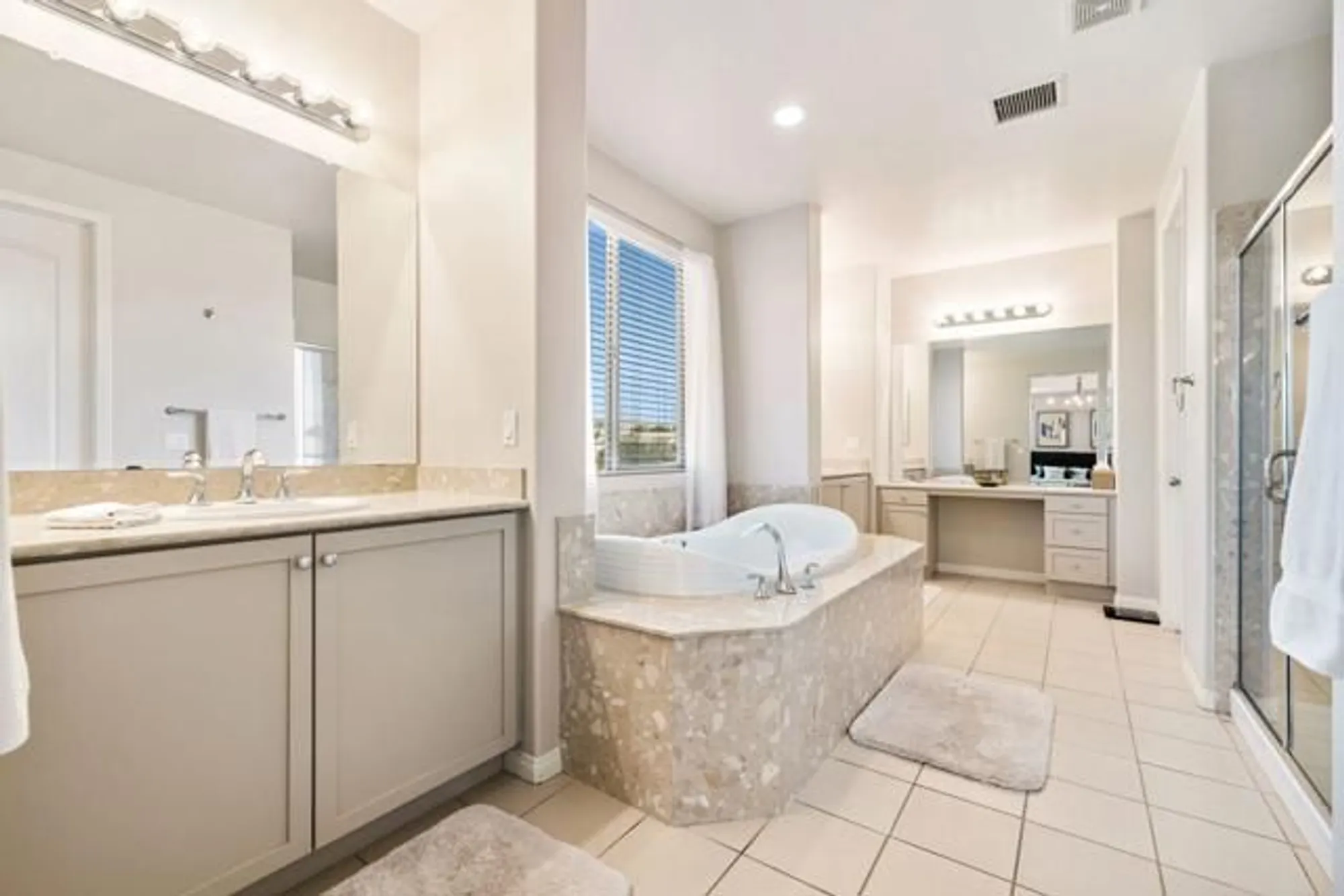 Property Slideshow image 10 of 65 | 82922 spirit mountain dr, Indio, CA, 92201