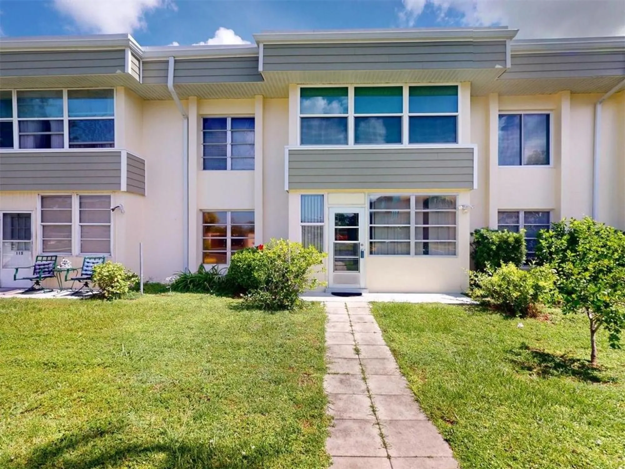 Property Slideshow image 28 of 32 | 21267 gertrude ave 113, Port Charlotte, FL, 33952