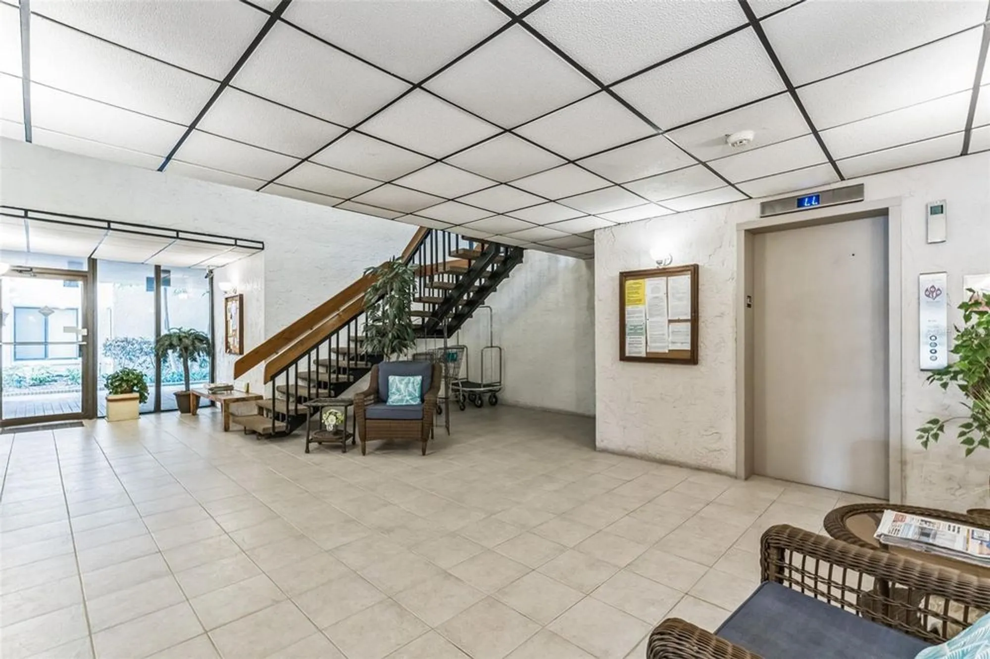 Property Slideshow image 33 of 37 | 6219 palma del mar blvd s apt 301, Saint Petersburg, FL, 33715