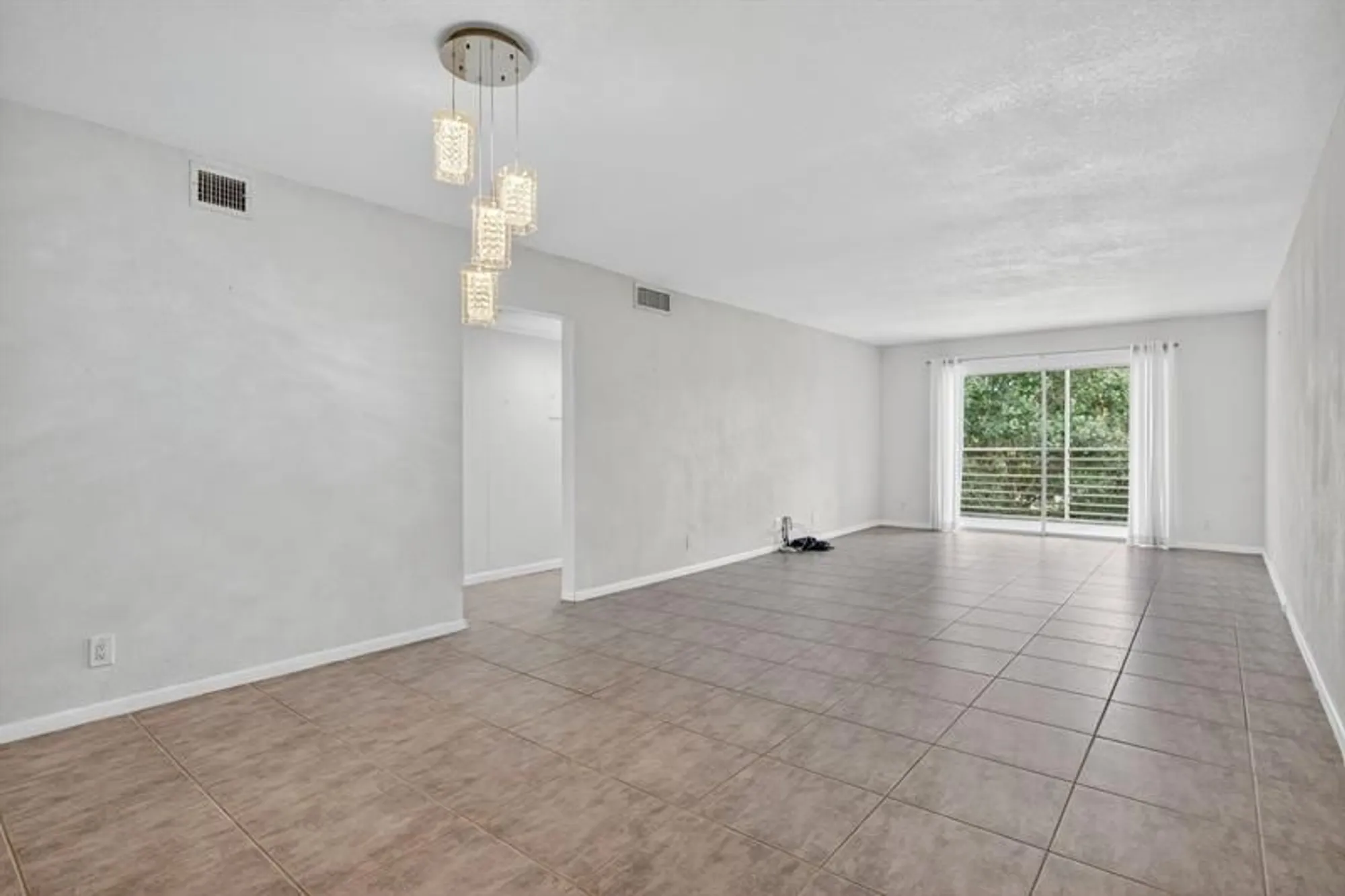 Property Slideshow image 7 of 27 | 2301 lucaya ln m4, Coconut Creek, FL, 33066