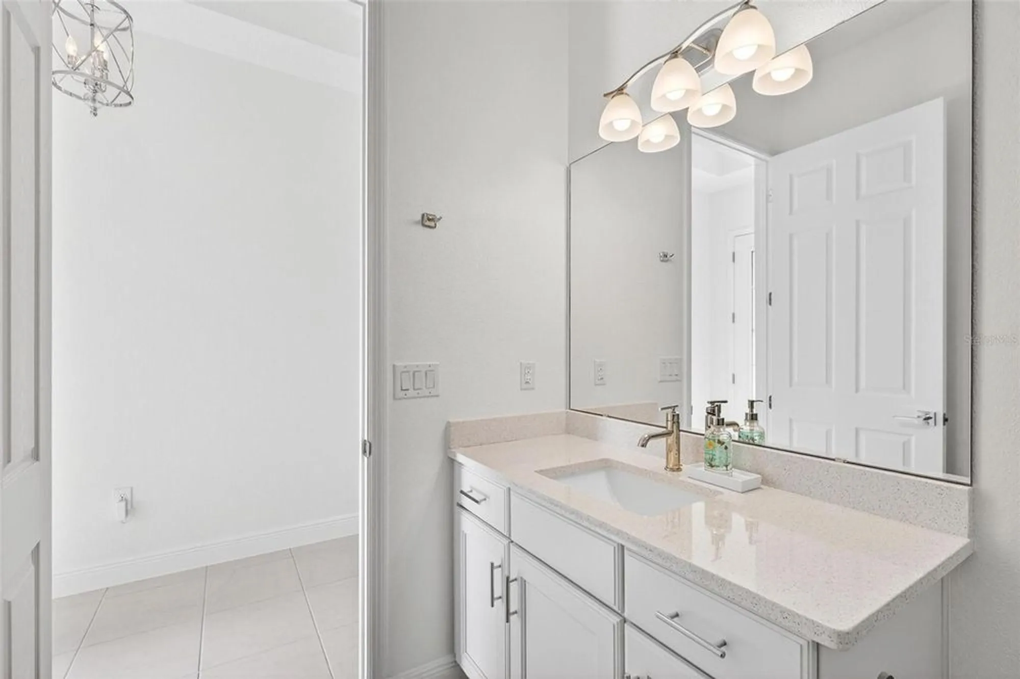 Property Slideshow image 16 of 95 | 8677 bridgeport bay cir, Mount Dora, FL, 32757