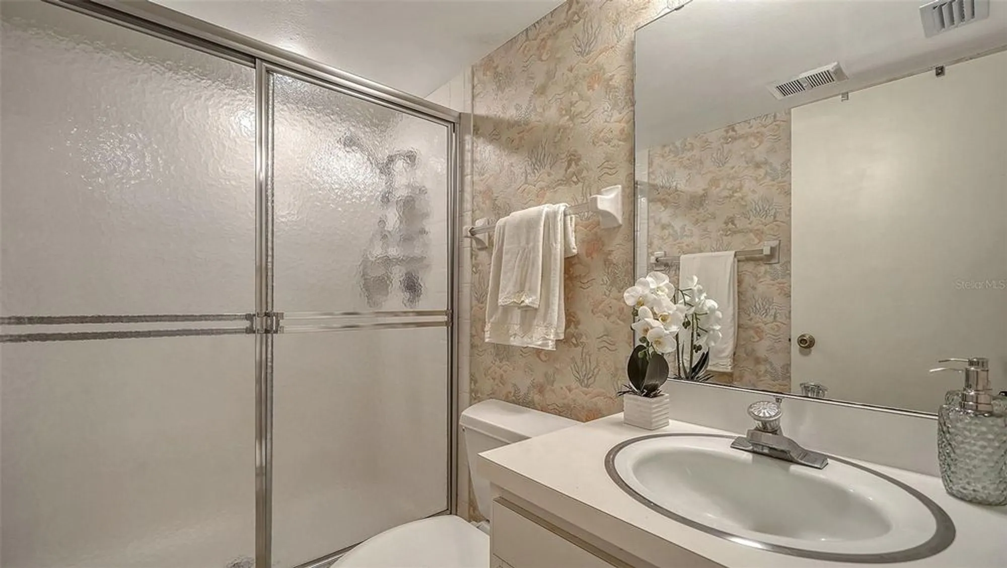 Property Slideshow image 31 of 56 | 19 whispering sands dr 802, Sarasota, FL, 34242