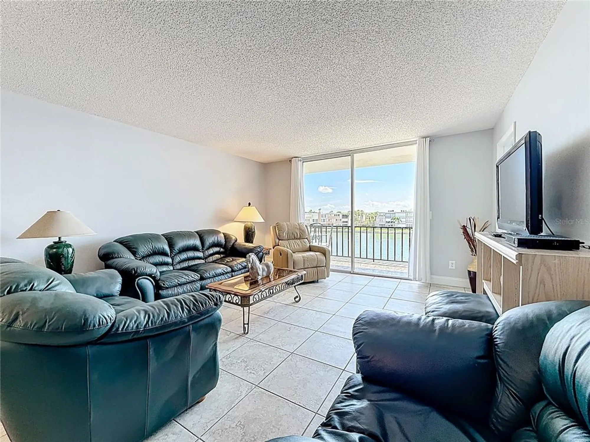 Property Slideshow image 17 of 62 | 7625 sun island dr 307, South Pasadena, FL, 33707