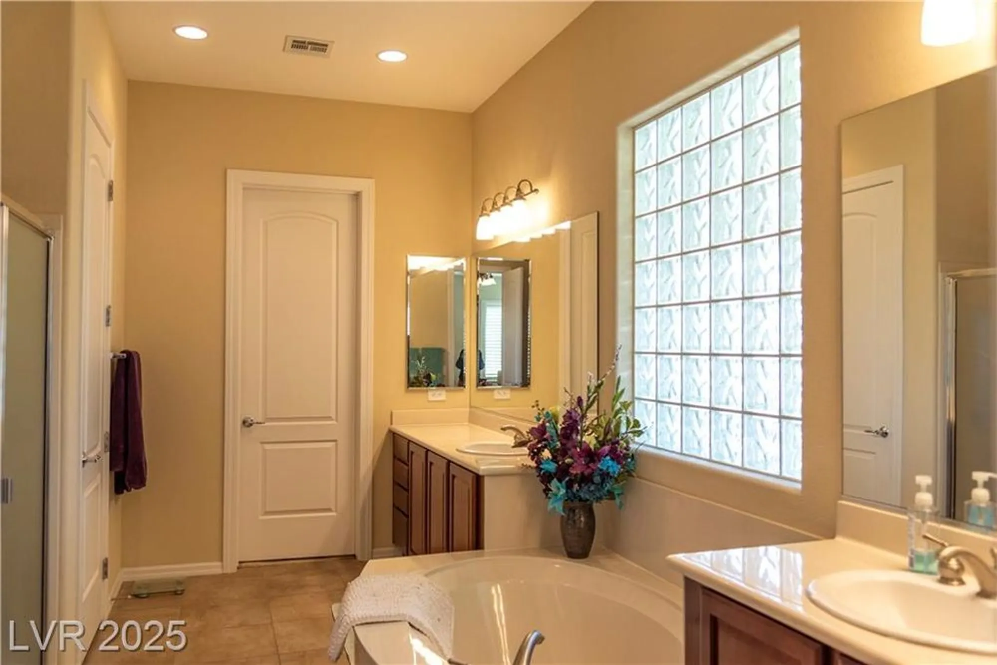 Property Slideshow image 21 of 35 | 2304 janesville ln, Henderson, NV, 89044