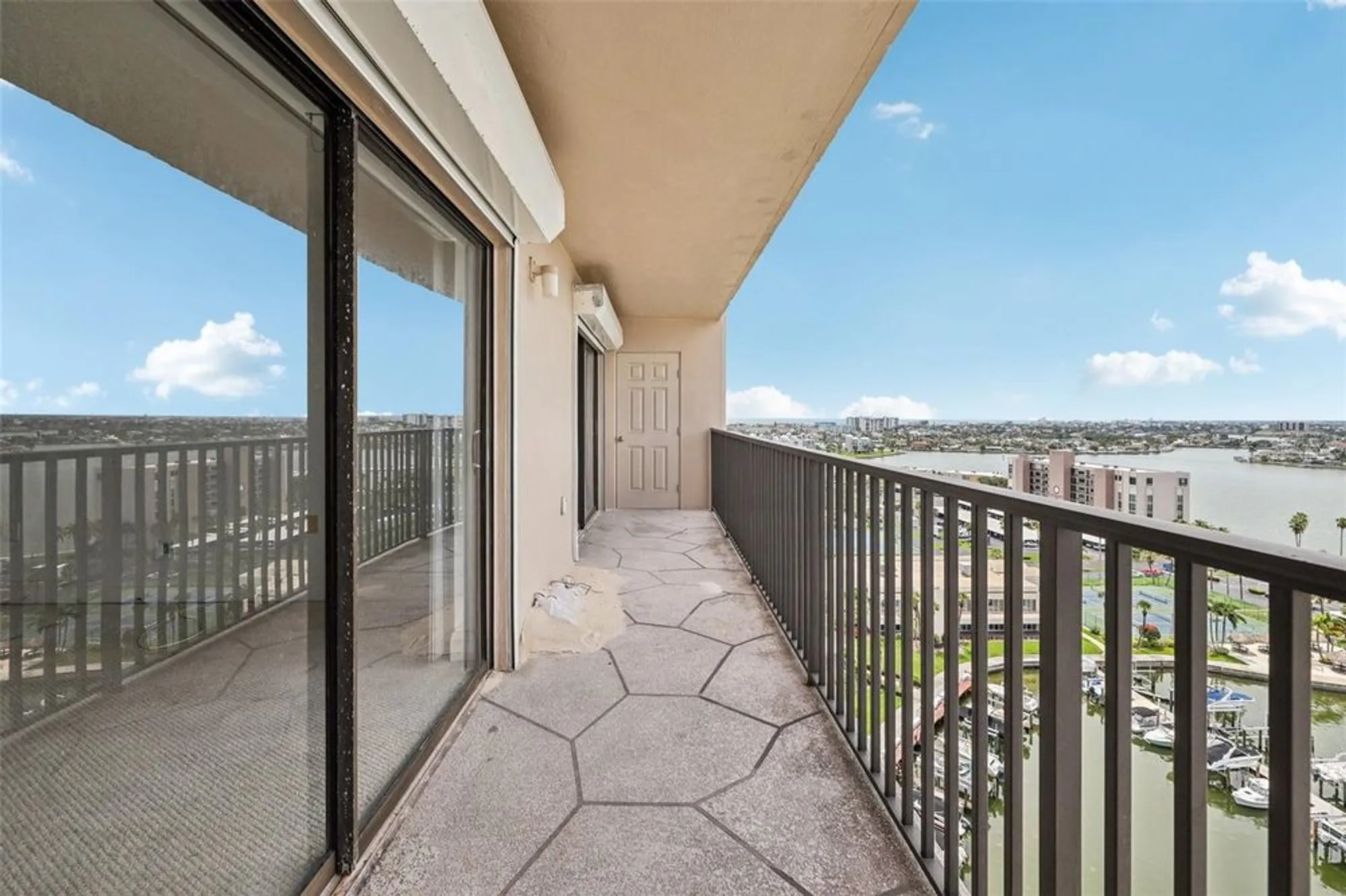 Property Slideshow image 18 of 29 | 7300 sun island dr 1602, South Pasadena, FL, 33707