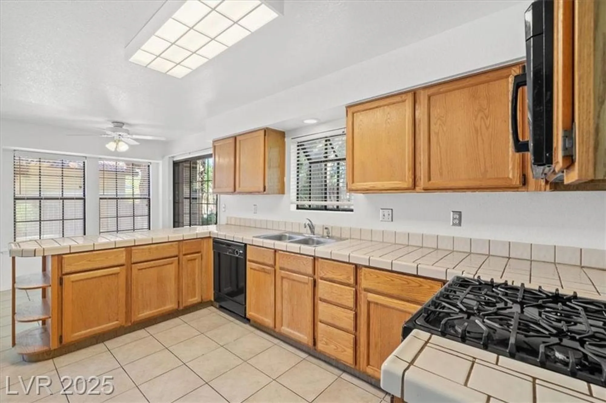 Property Slideshow image 20 of 37 | 4833 fiesta lakes st, Las Vegas, NV, 89130