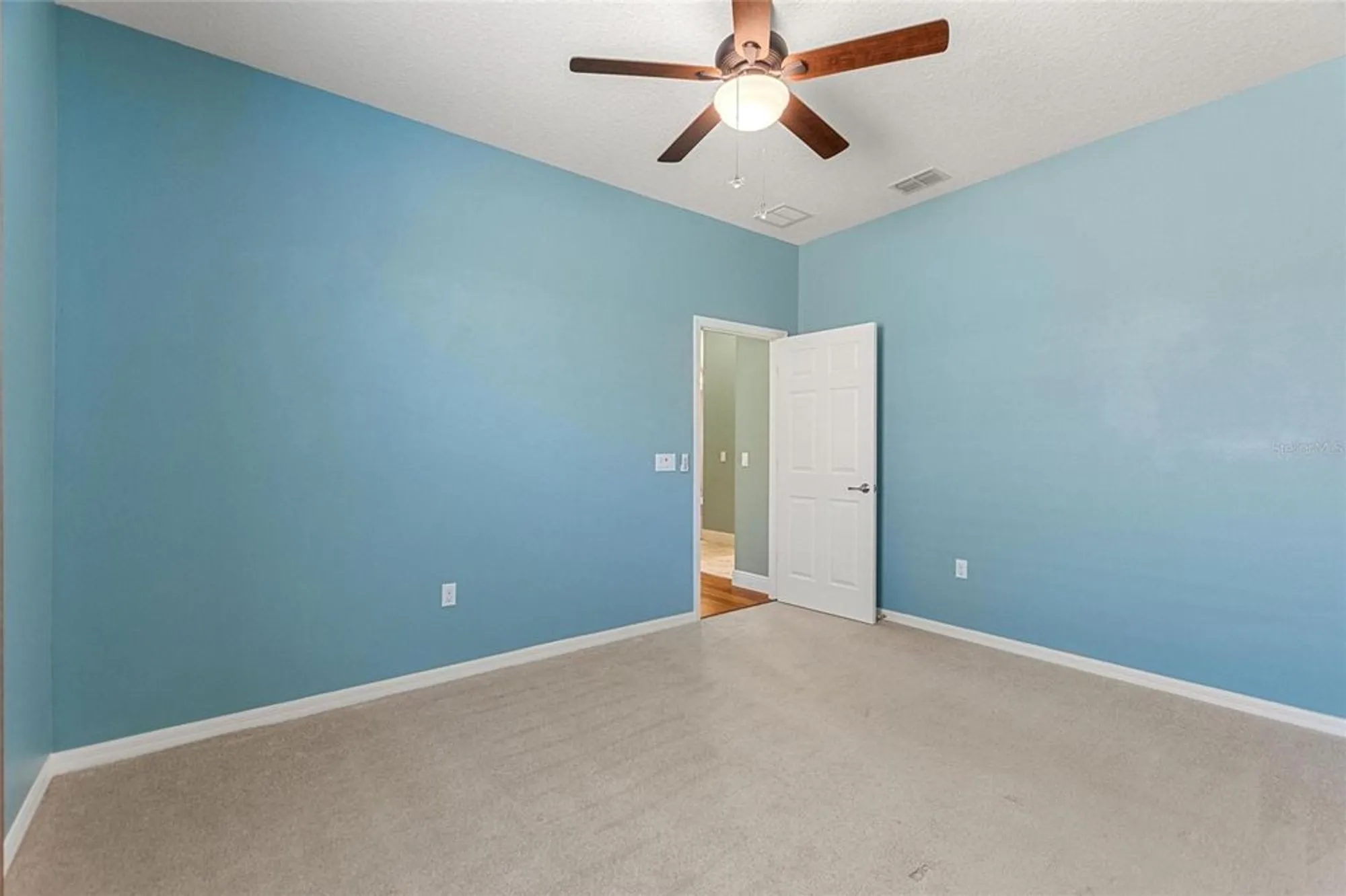 Property Slideshow image 14 of 44 | 555 presido park pl, Kissimmee, FL, 34759