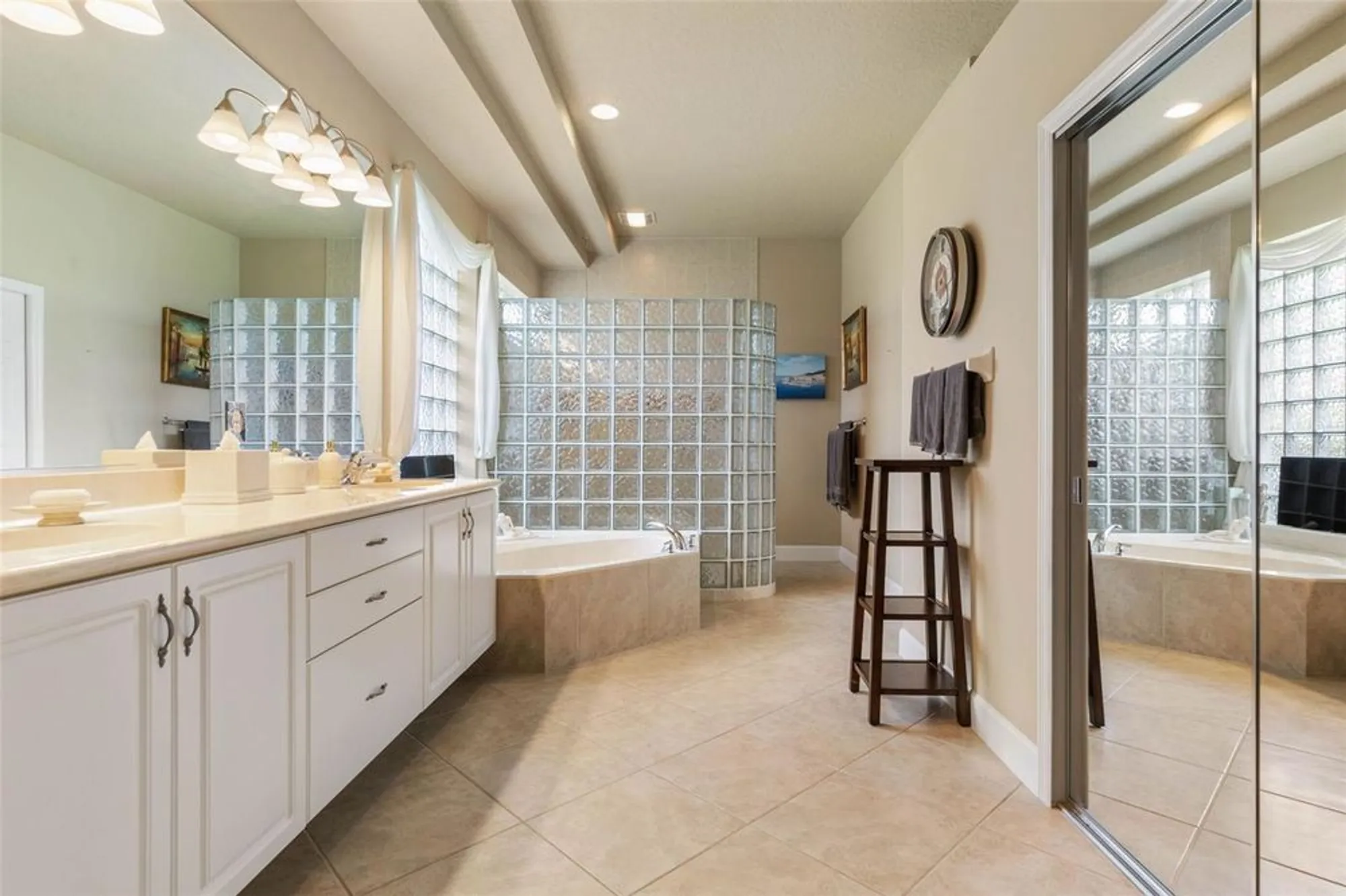 Property Slideshow image 24 of 100 | 815 westlake dr, Ormond Beach, FL, 32174