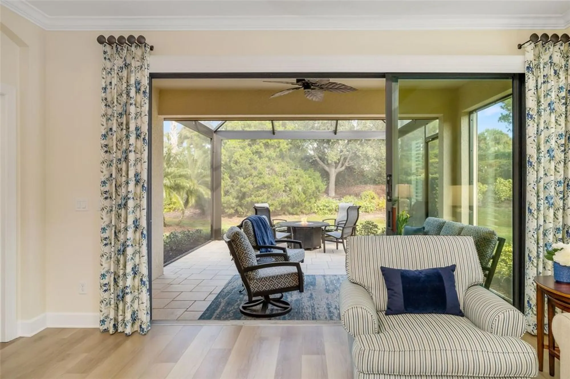 Property Slideshow image 31 of 55 | 5043 serata dr, Bradenton, FL, 34211