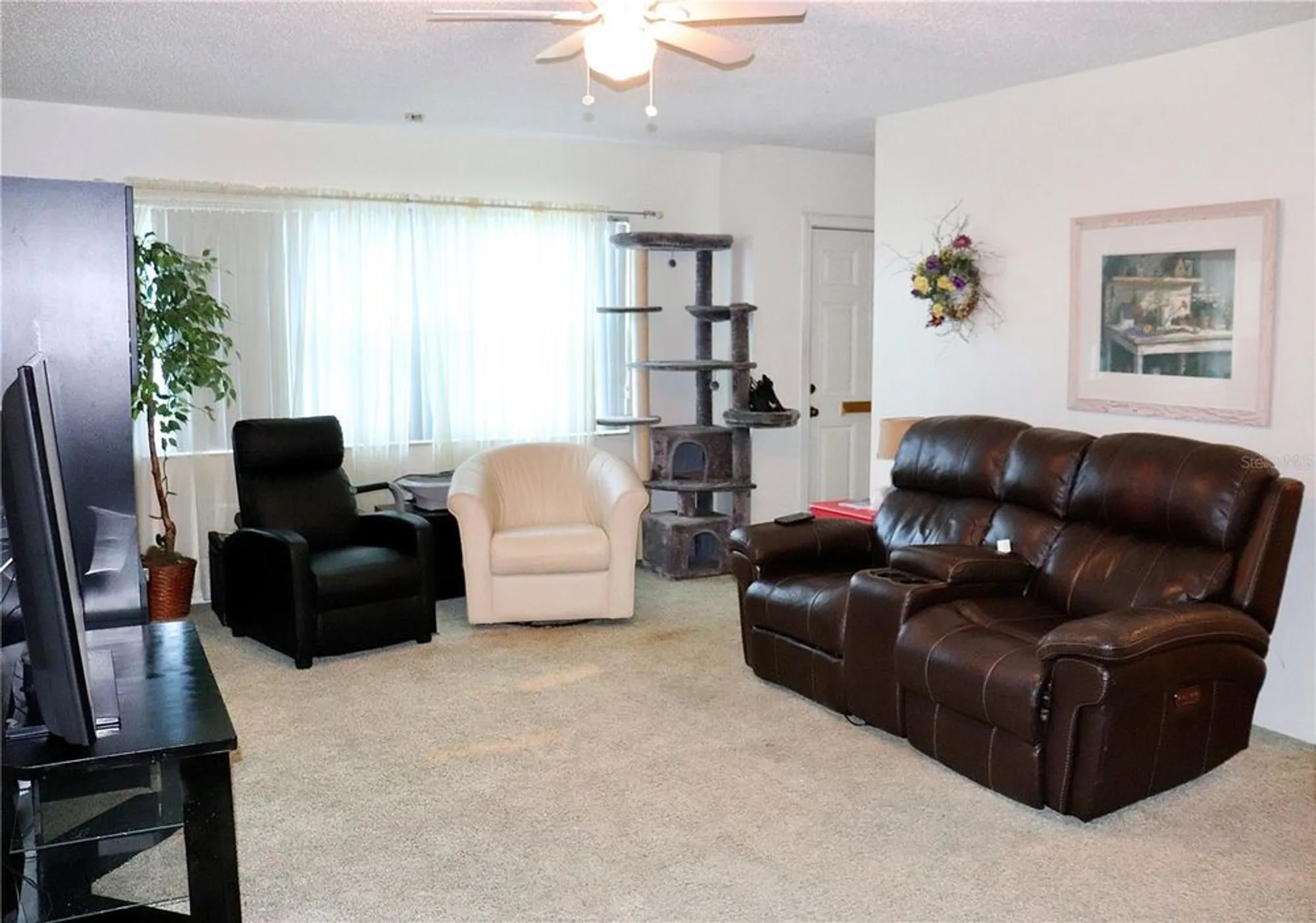 Property Slideshow image 8 of 14 | 6990 versailles n # 6990, Pinellas Park, FL, 33781