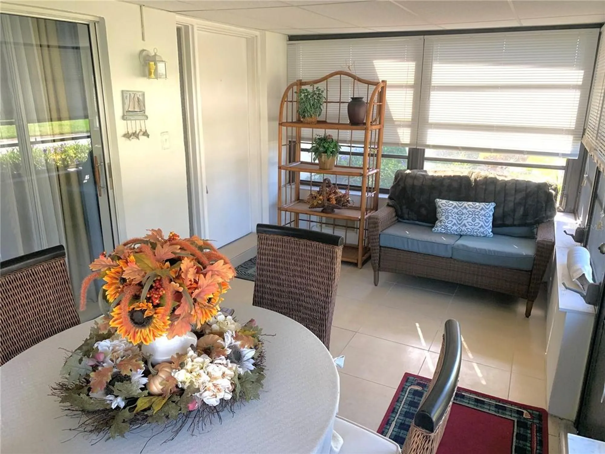 Property Slideshow image 15 of 27 | 2711 sherbrooke ln b, Palm Harbor, FL, 34684