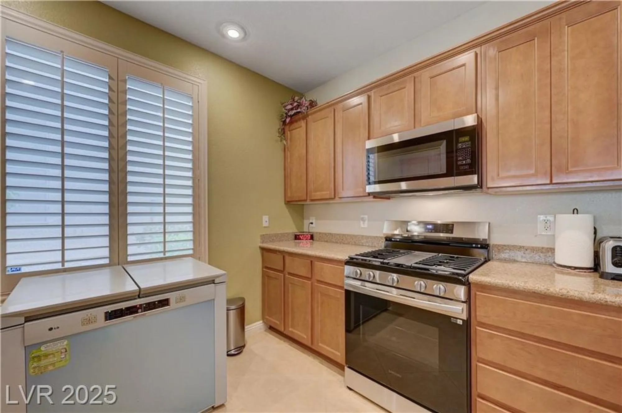 Property Slideshow image 17 of 99 | 10241 premia pl, Las Vegas, NV, 89135