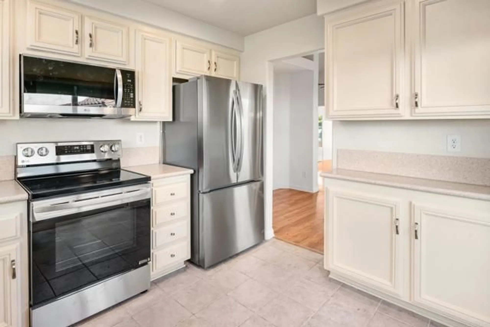 Property Slideshow image 14 of 41 | 4763 galicia way, Oceanside, CA, 92056