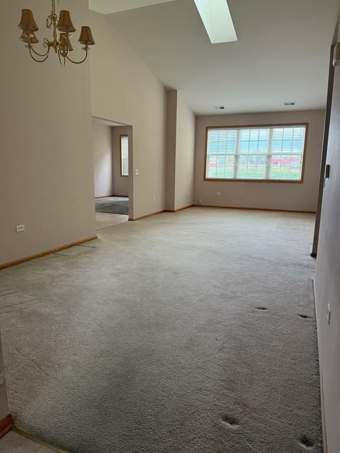 Property Slideshow image 6 of 38 | 17213 mendota dr, Lockport, IL, 60441