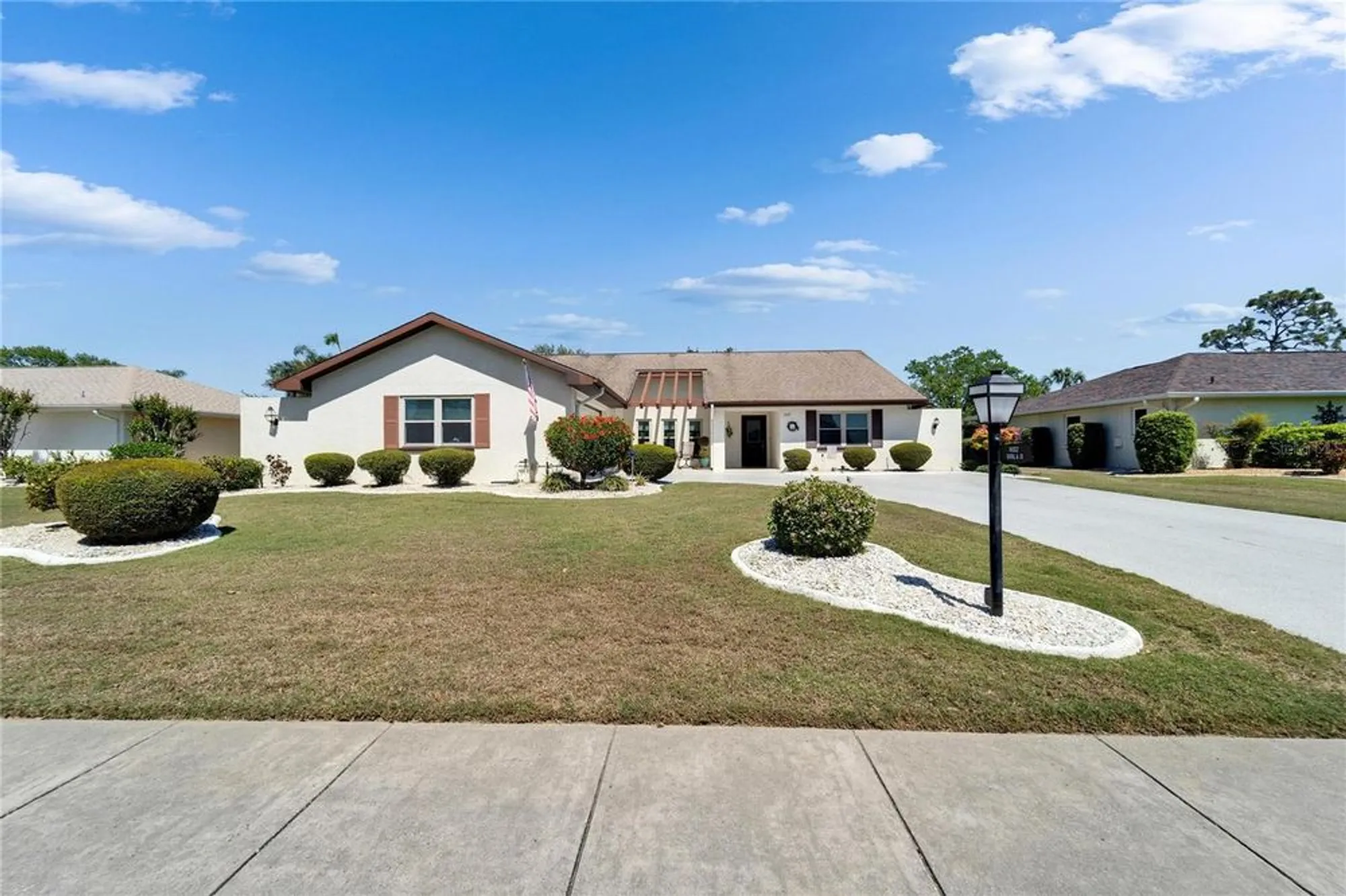 Property Slideshow image 54 of 79 | 2007 east view dr, Sun City Center, FL, 33573