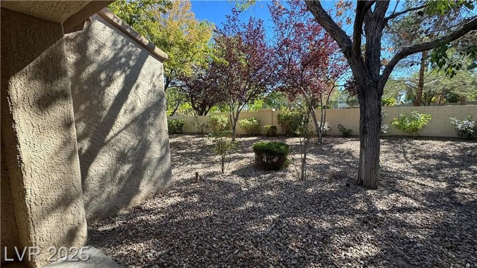 Property Slideshow image 4 of 27 | 2202 spring water dr, Las Vegas, NV, 89134