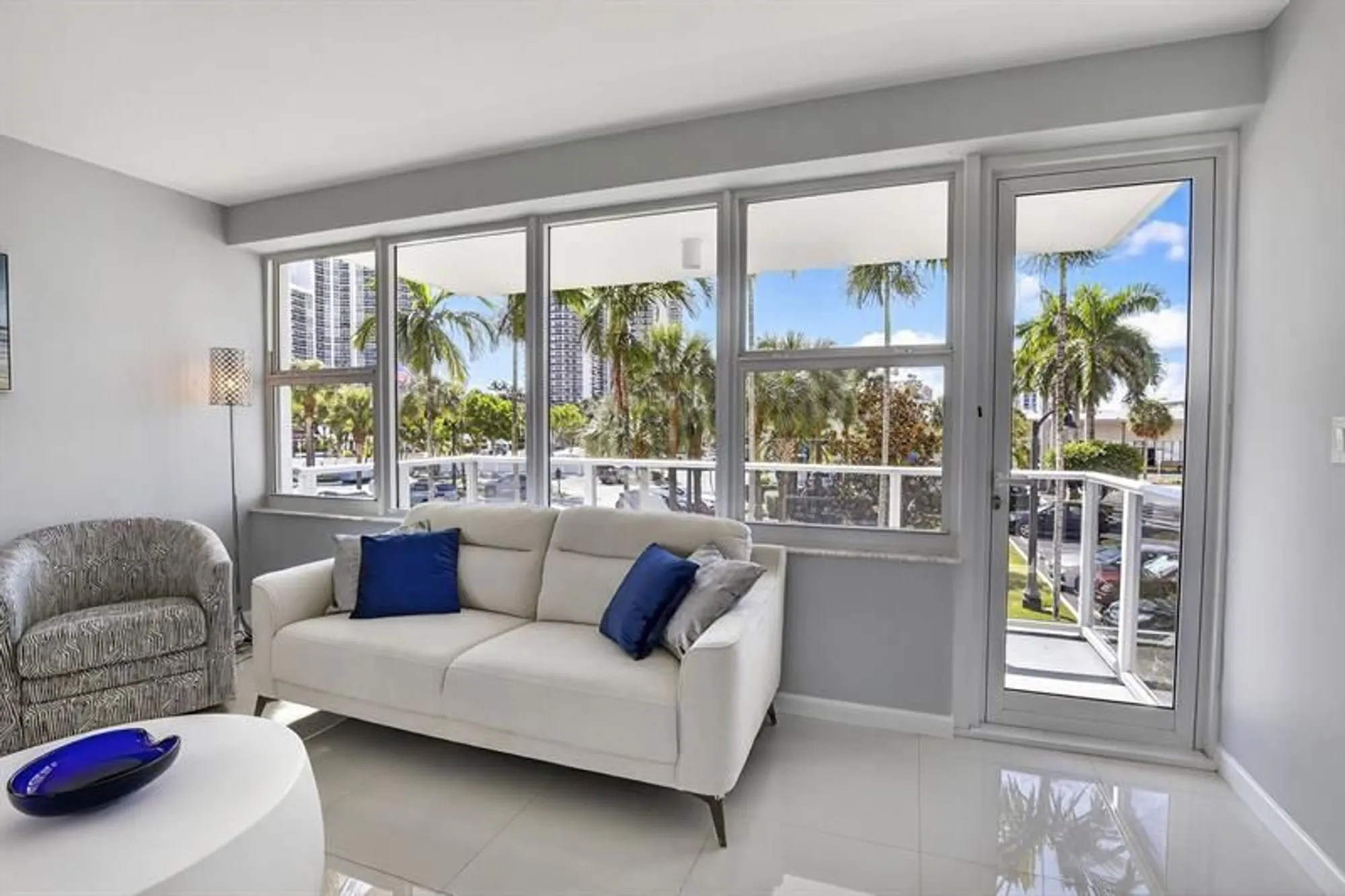 Property Slideshow image 4 of 28 | 3333 ne 34th st 209, Fort Lauderdale, FL, 33308