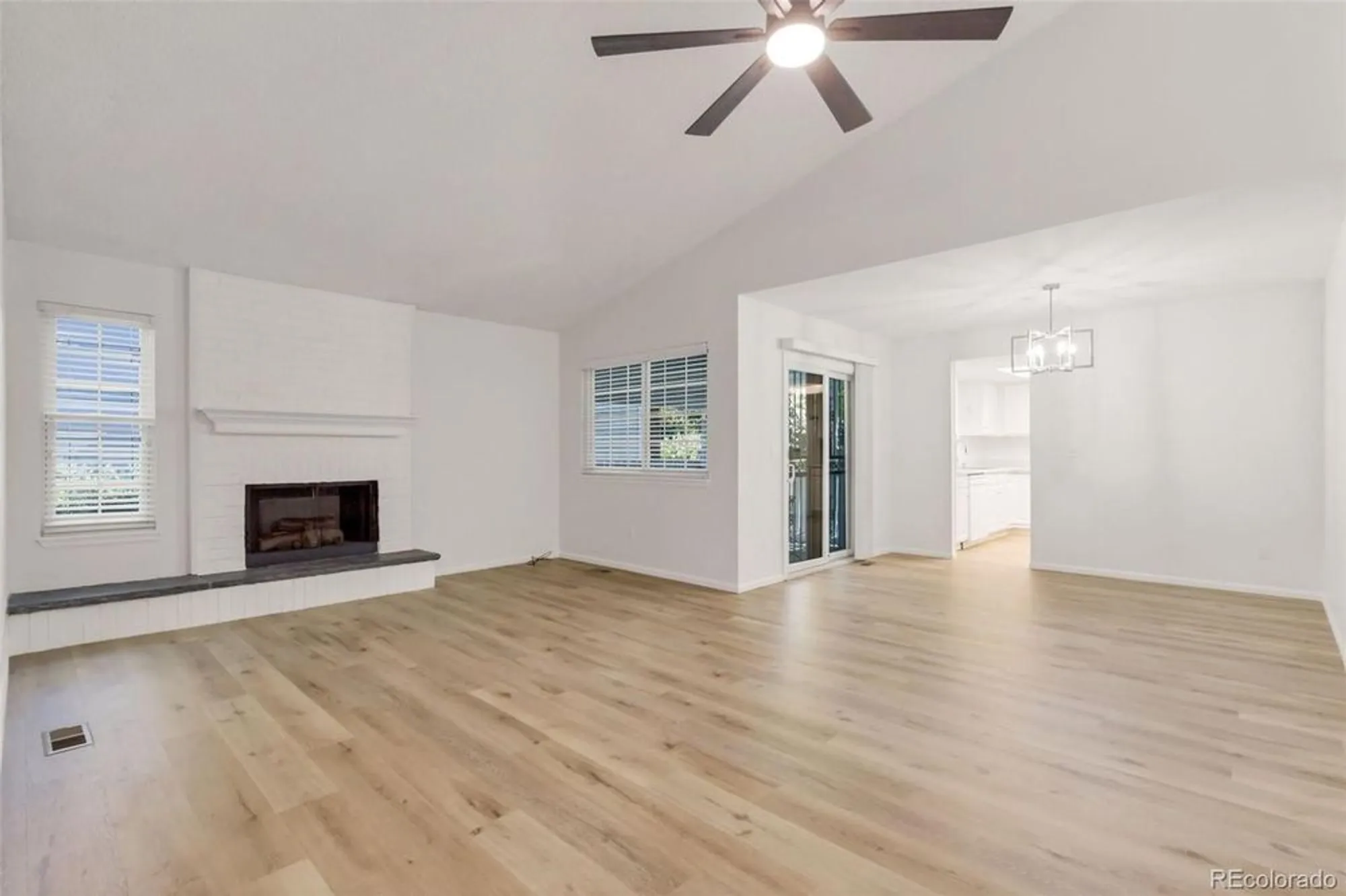 Property Slideshow image 6 of 49 | 13886 e linvale pl, Aurora, CO, 80014