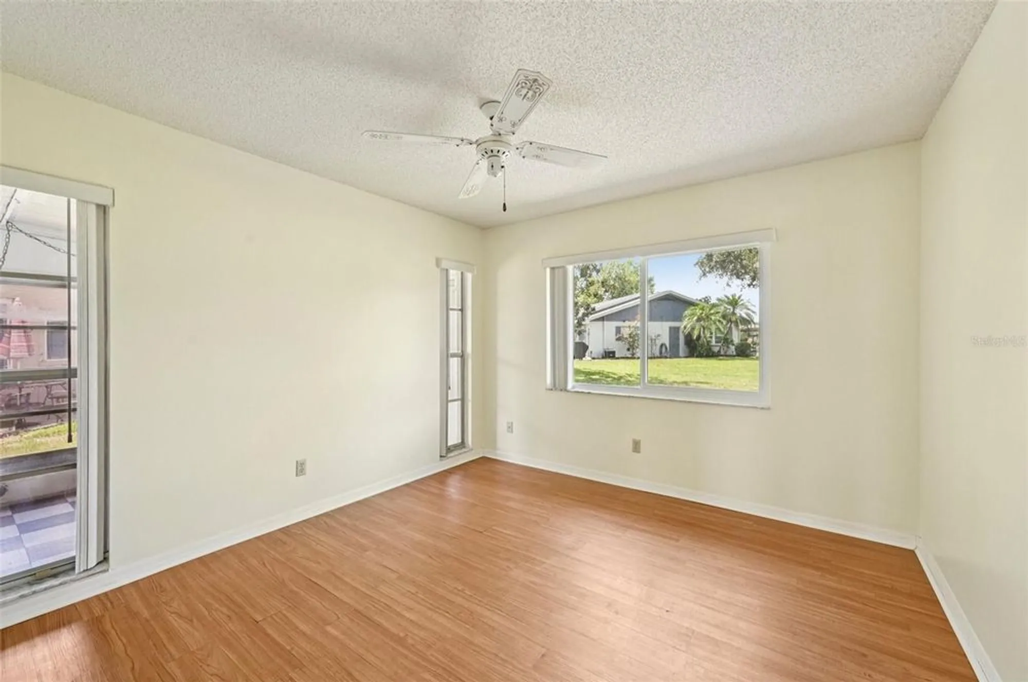 Property Slideshow image 18 of 59 | 1908 canterbury ln 25, Sun City Center, FL, 33573