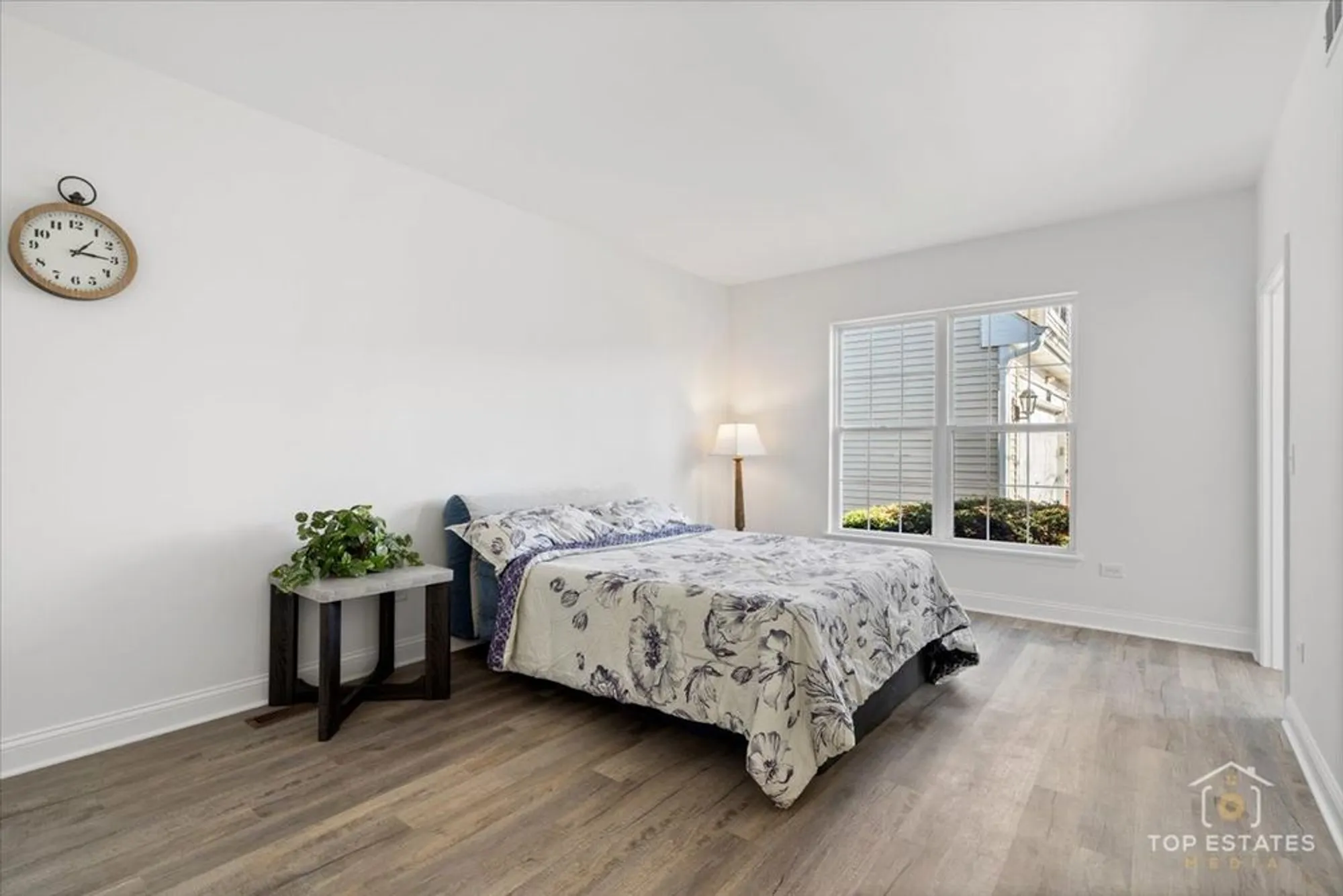 Property Slideshow image 18 of 28 | 13705 s redbud dr, Plainfield, IL, 60544