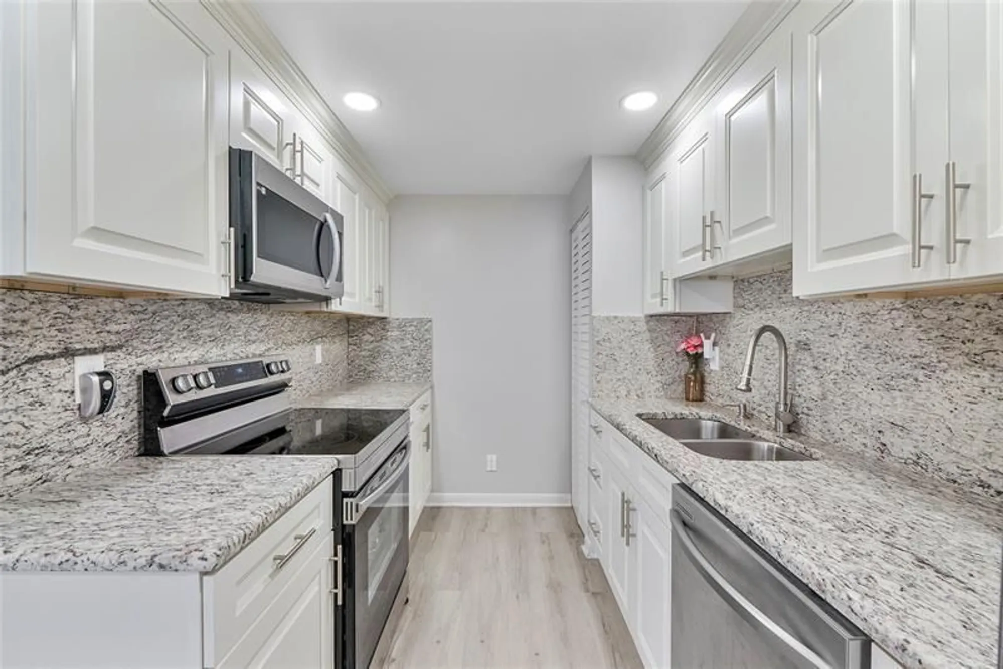 Property Slideshow image 2 of 14 | 1052 harwood e # 1052, Deerfield Beach, FL, 33442